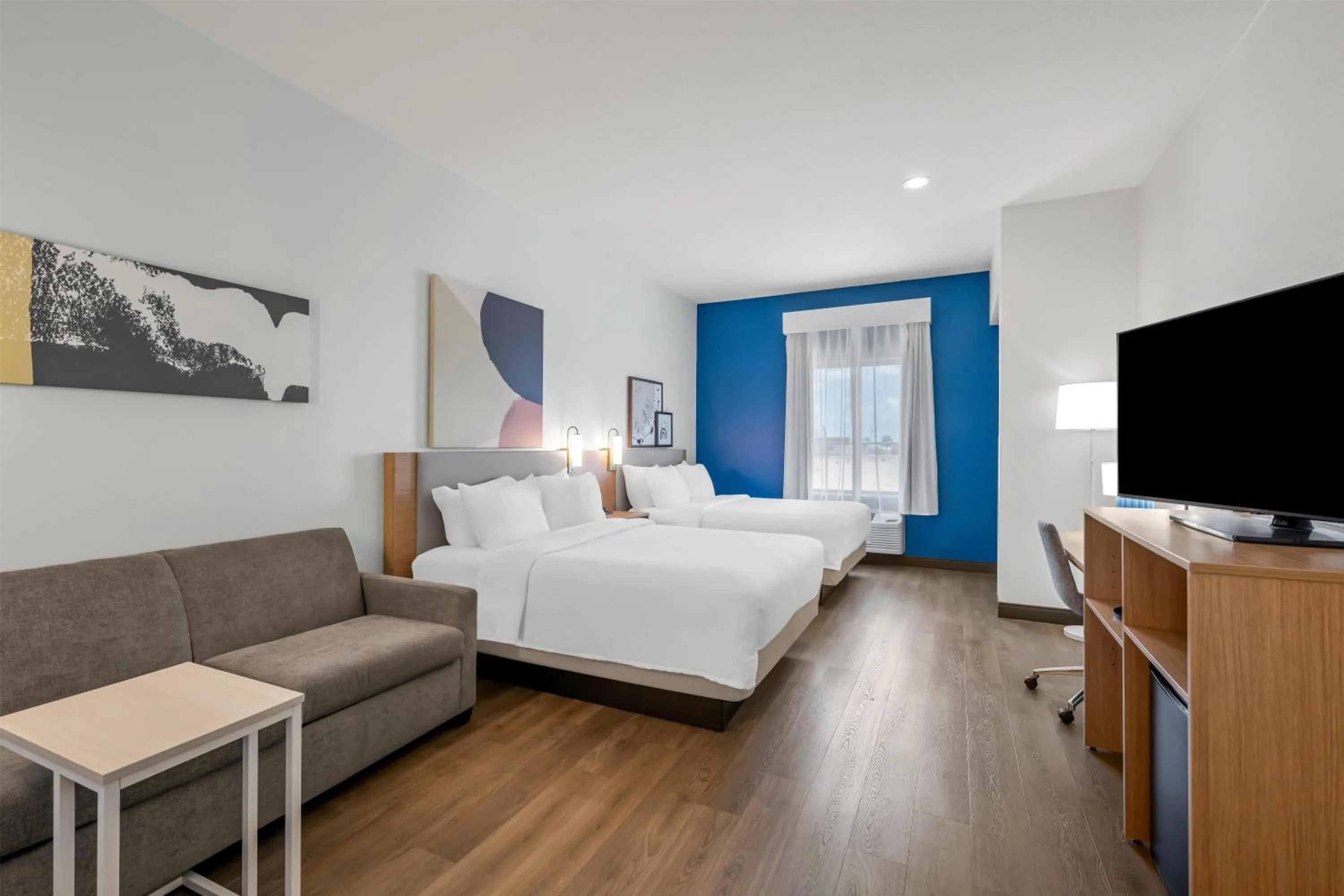 Living room, Bed in Spark by Hilton Fort Stockton