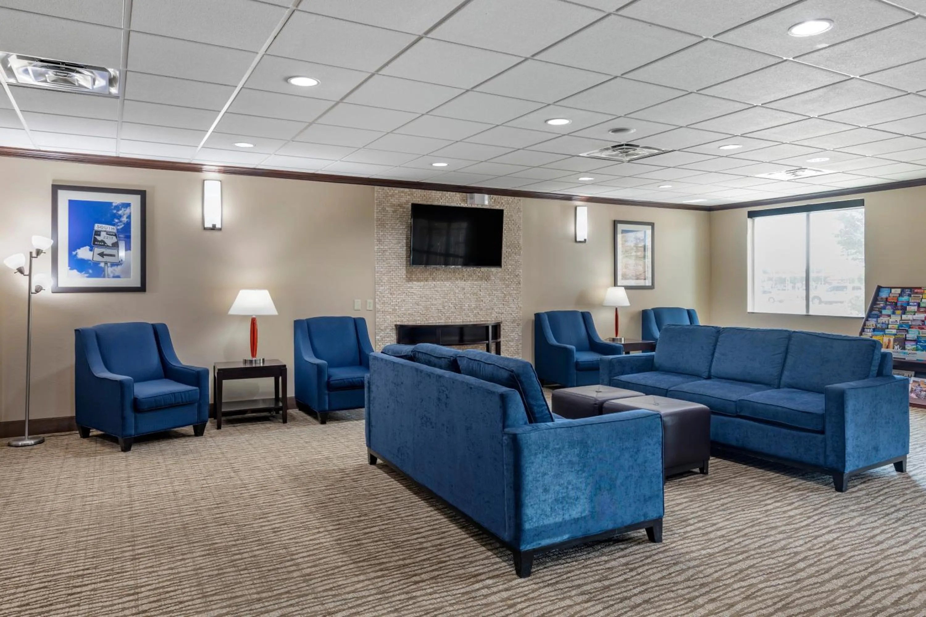 Seating area in Comfort Suites Plano - Dallas North