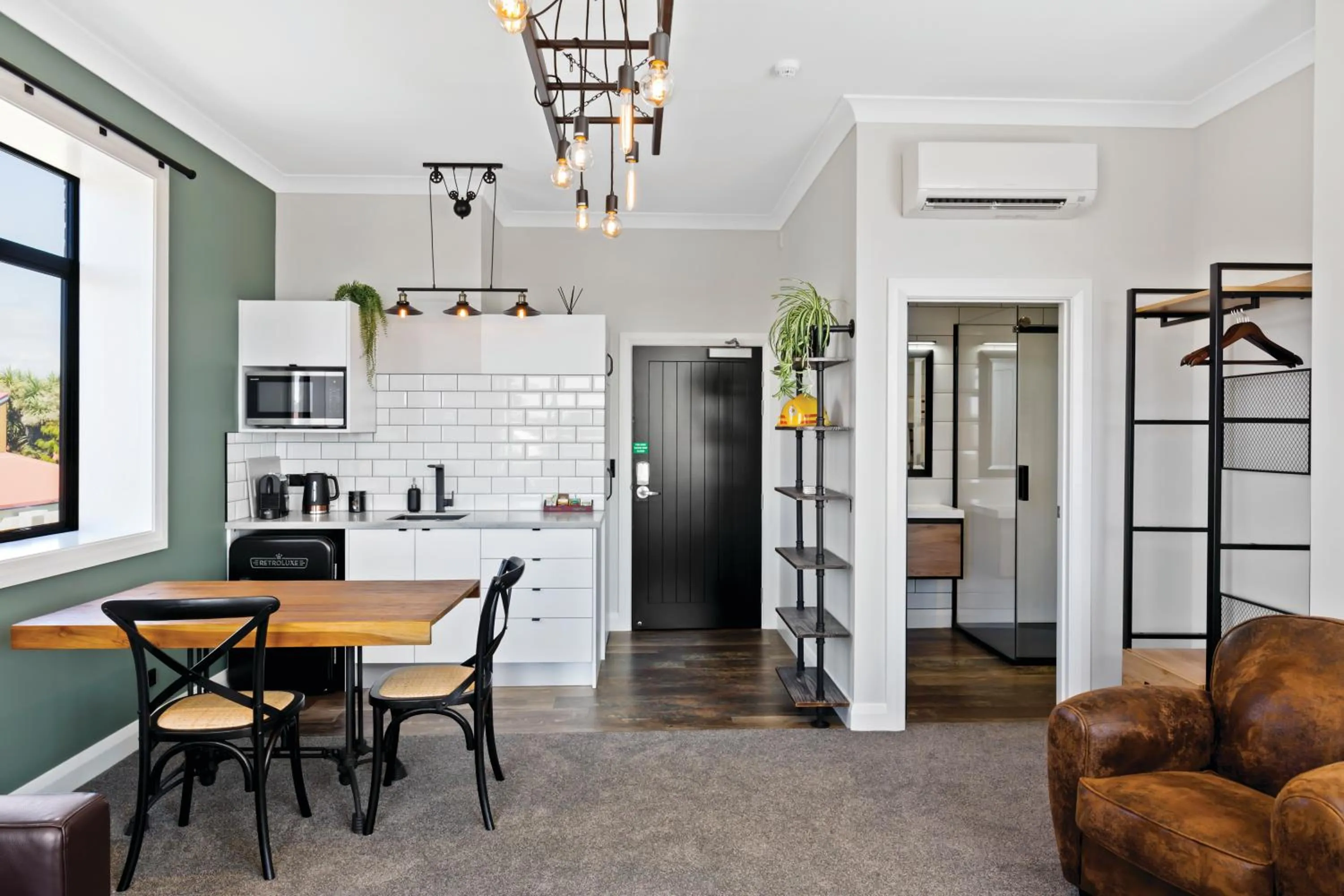 Kitchen or kitchenette in Hokitika Fire Station Boutique Accommodation