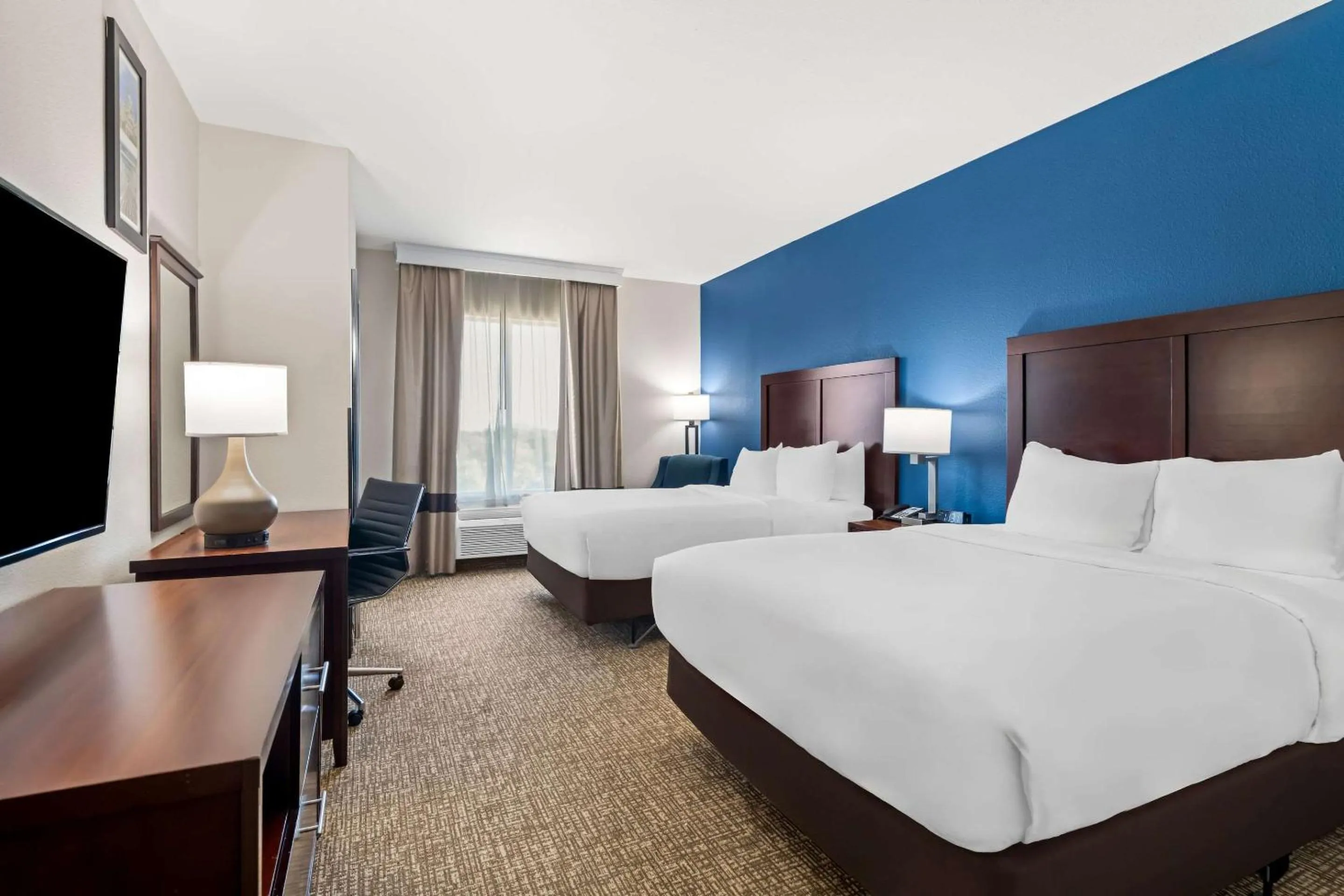 Bedroom, Bed in Comfort Inn & Suites Near Lake Lewisville