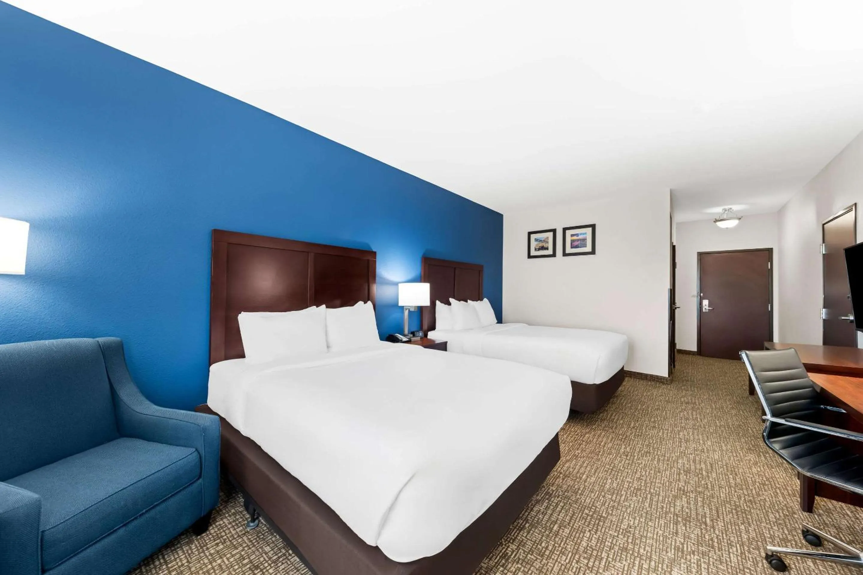 Bedroom, Bed in Comfort Inn & Suites Near Lake Lewisville