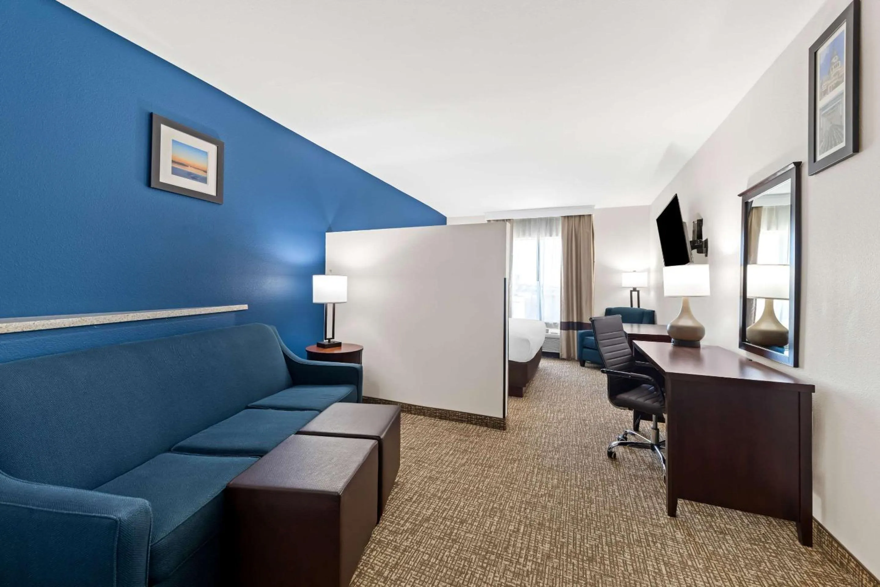 Bedroom in Comfort Inn & Suites Near Lake Lewisville