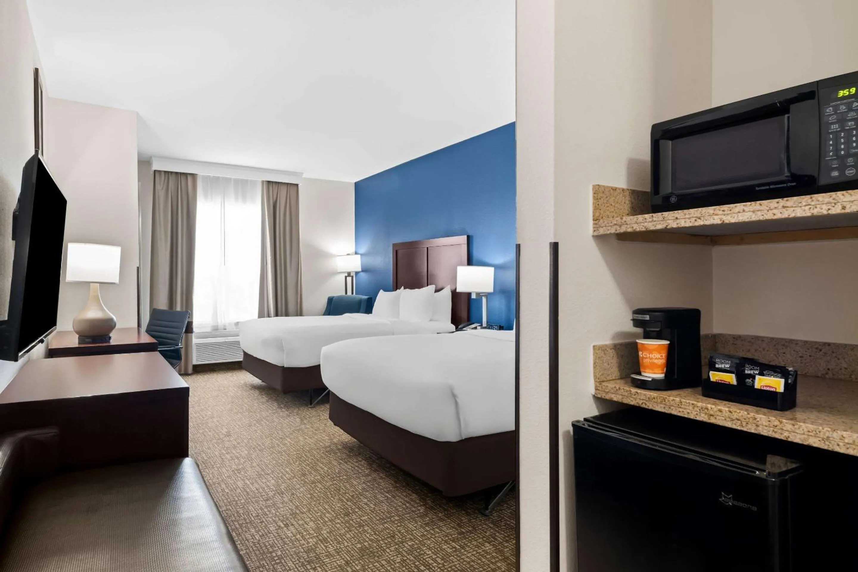 Bedroom, Bed in Comfort Inn & Suites Near Lake Lewisville