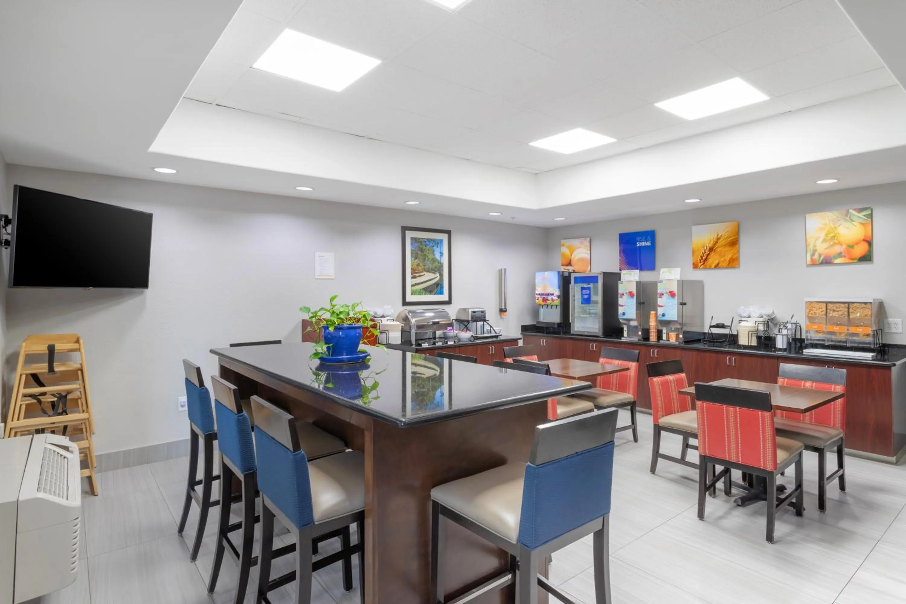 Restaurant/places to eat in Comfort Inn Orange I-10