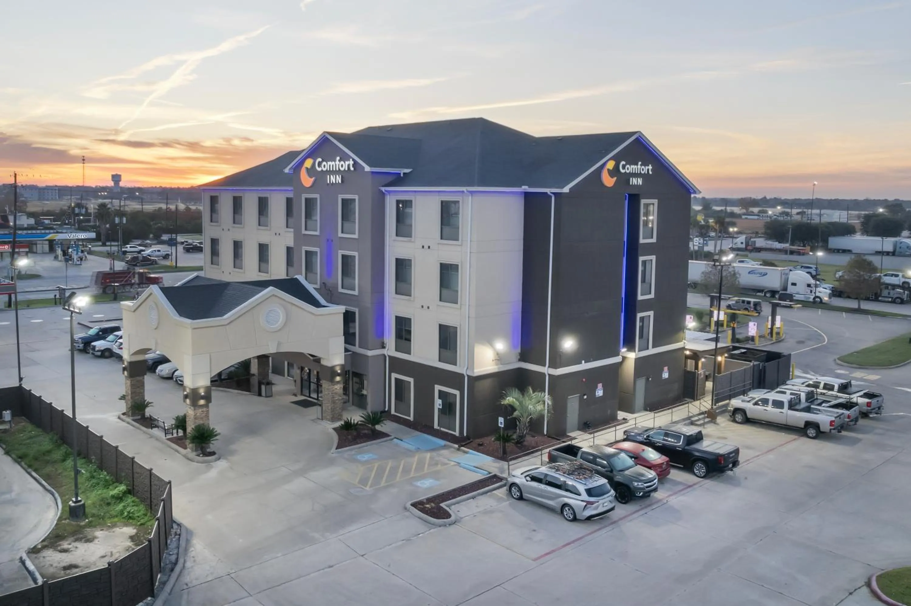 Property building in Comfort Inn Orange I-10