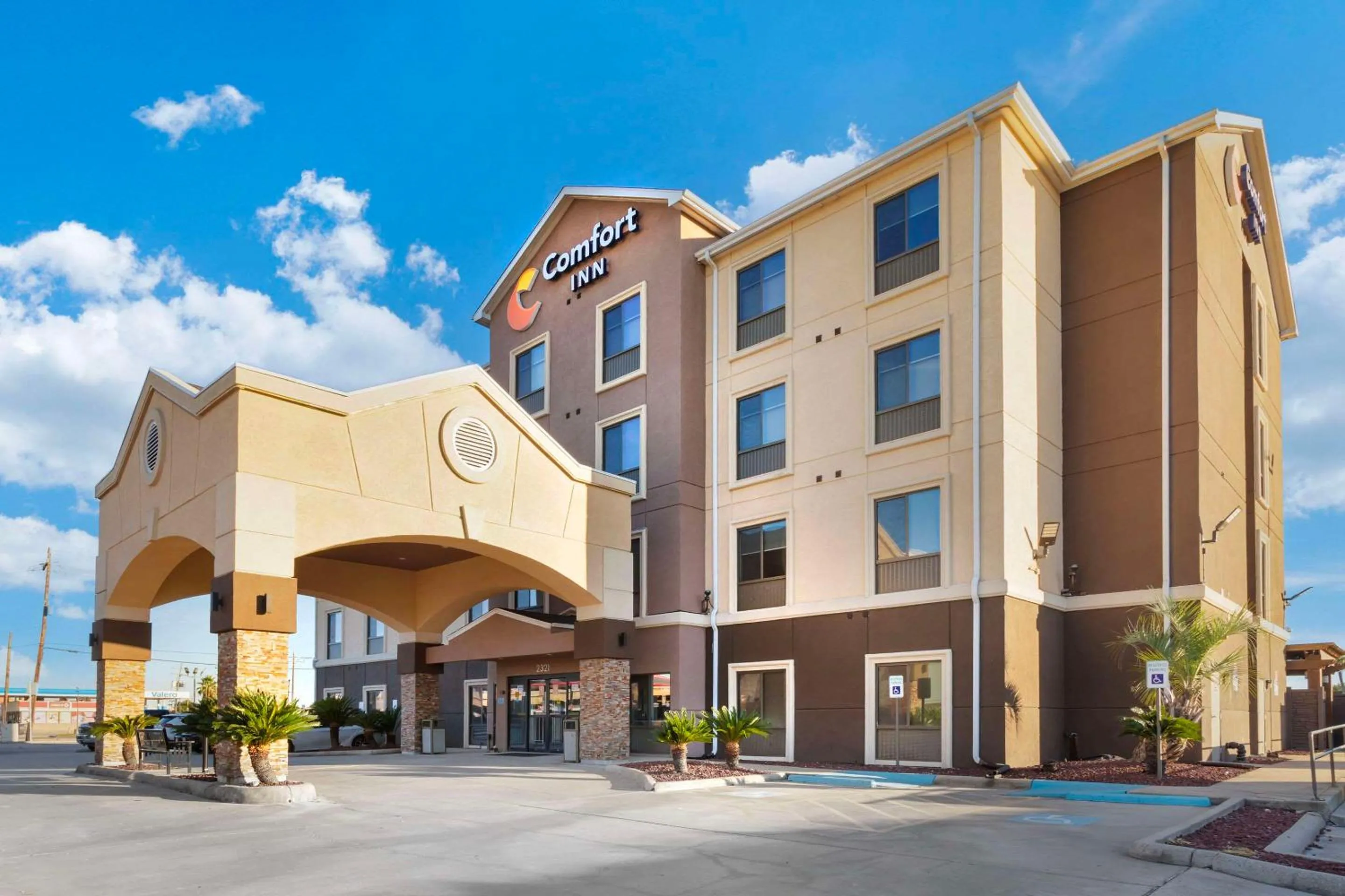 Property building in Comfort Inn Orange I-10
