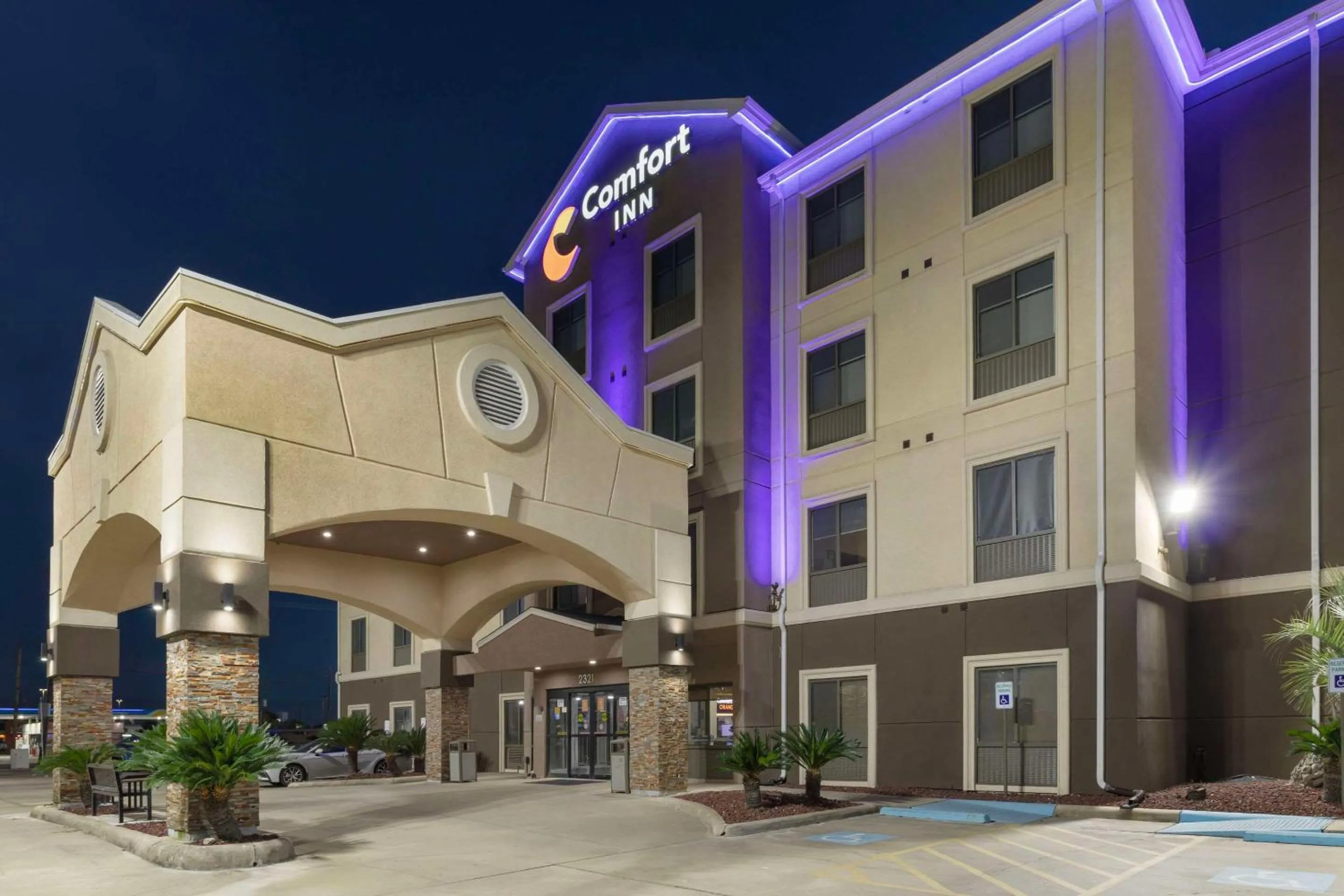 Property building in Comfort Inn Orange I-10