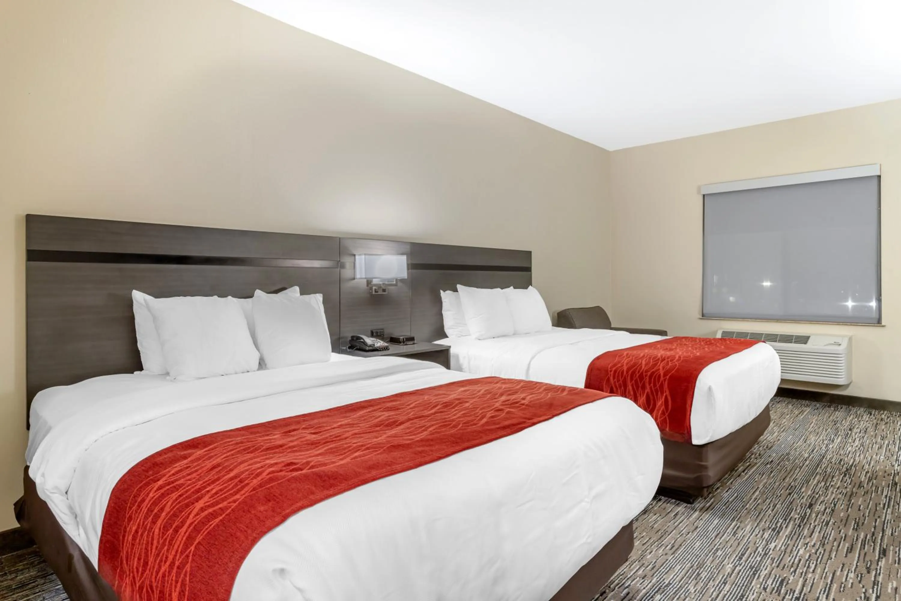 Bed in Comfort Inn Orange I-10