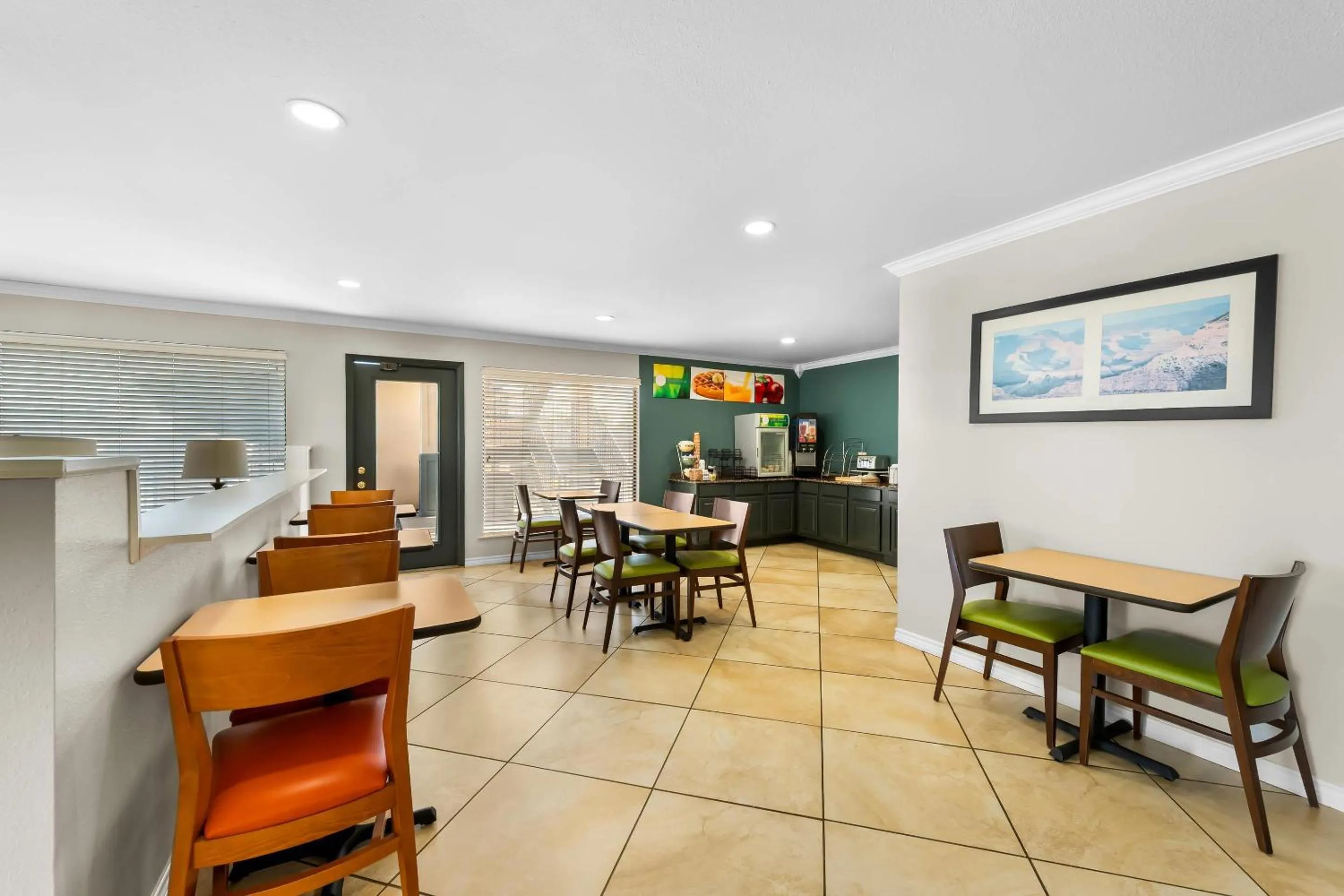 Breakfast in Quality Inn Marshall