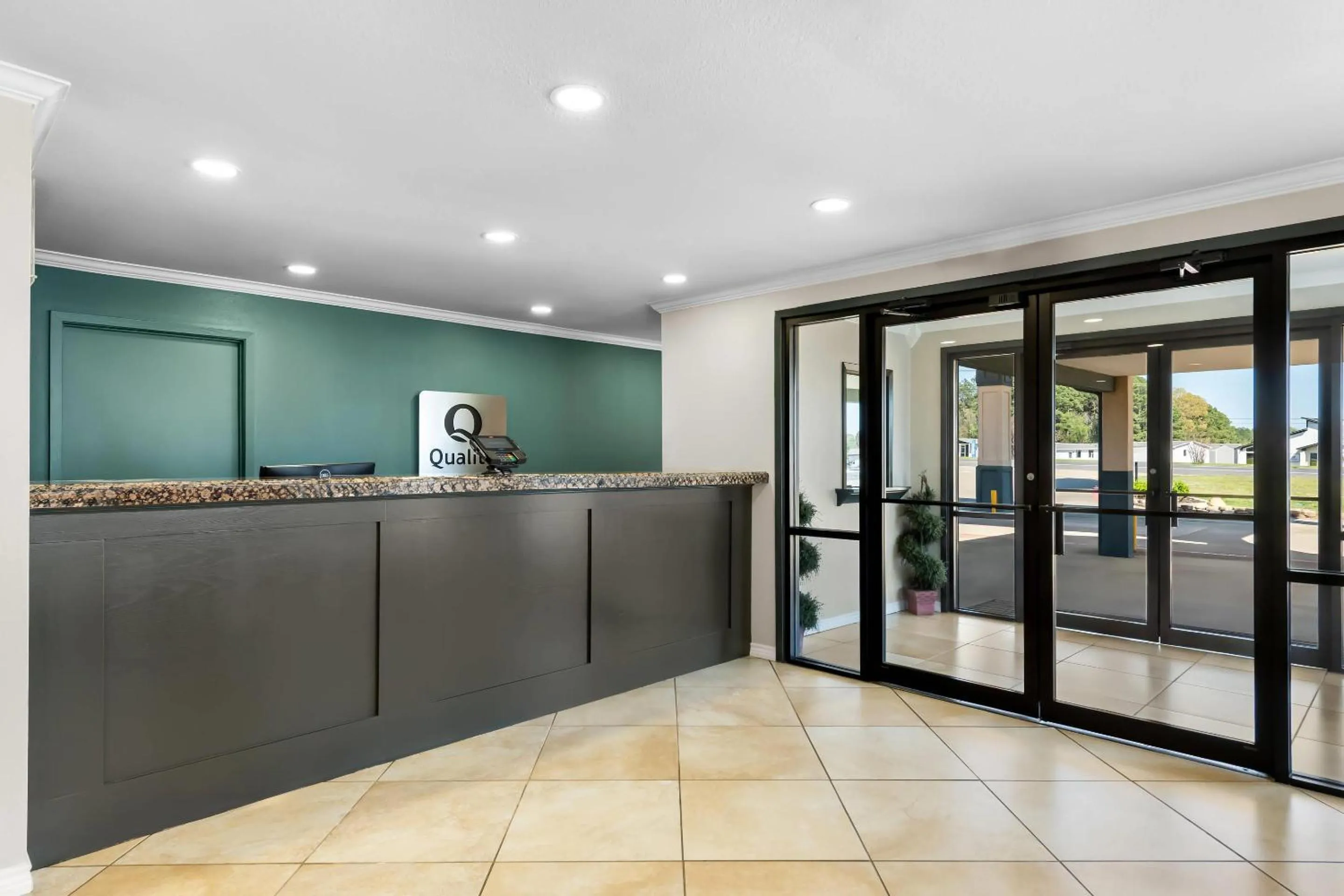 Lobby or reception in Quality Inn Marshall