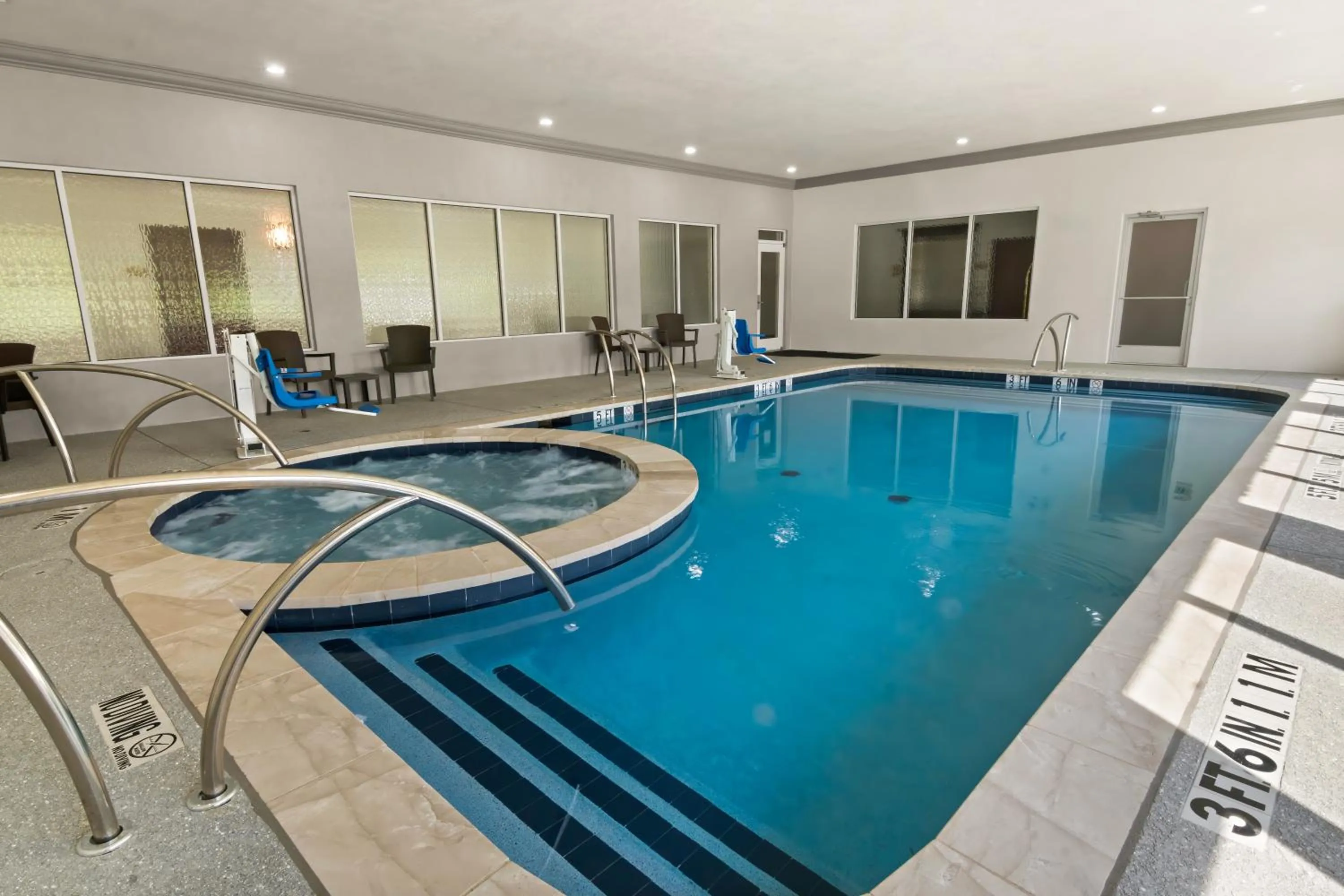 Hot Tub in Comfort Suites
