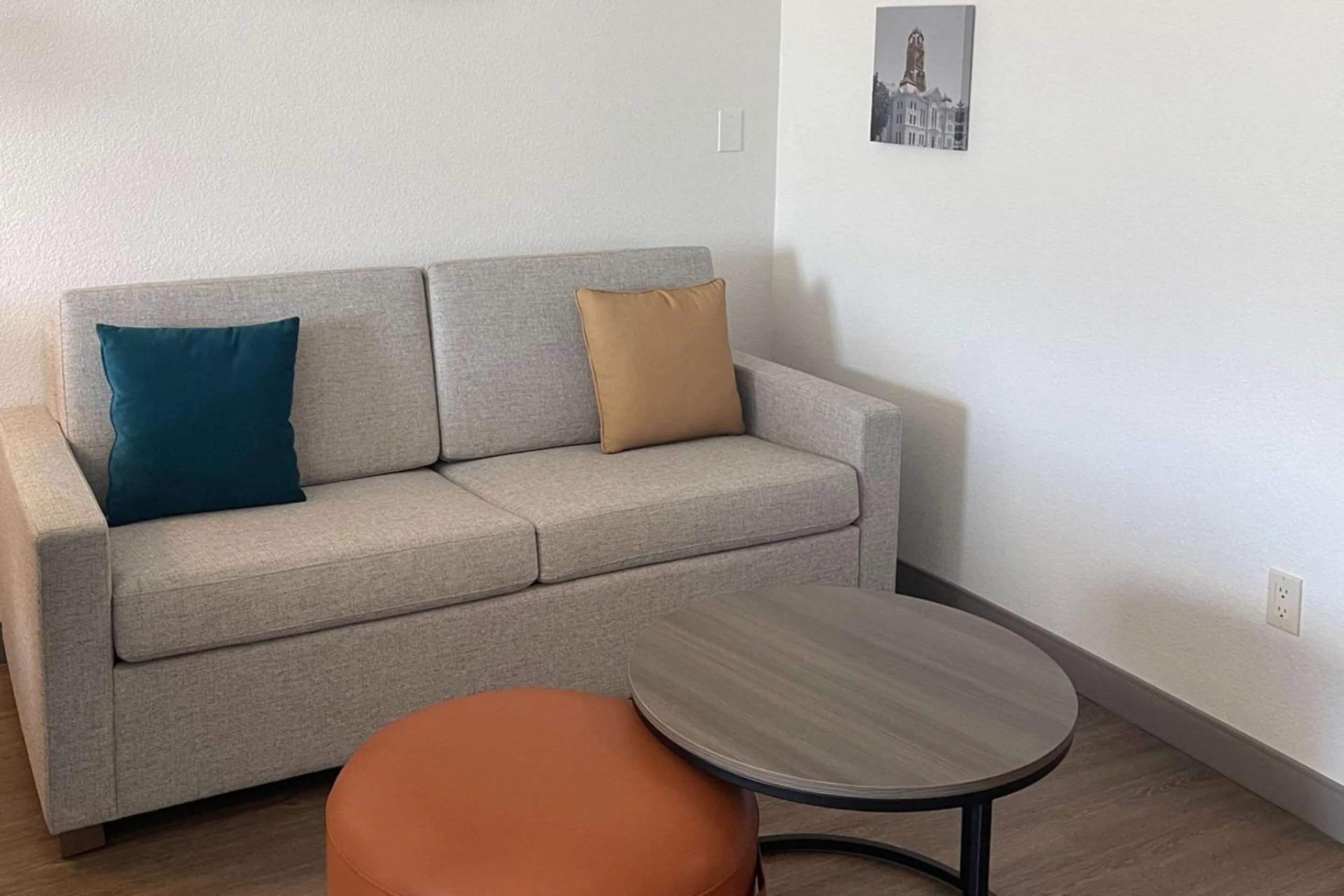 Seating area in Comfort Suites