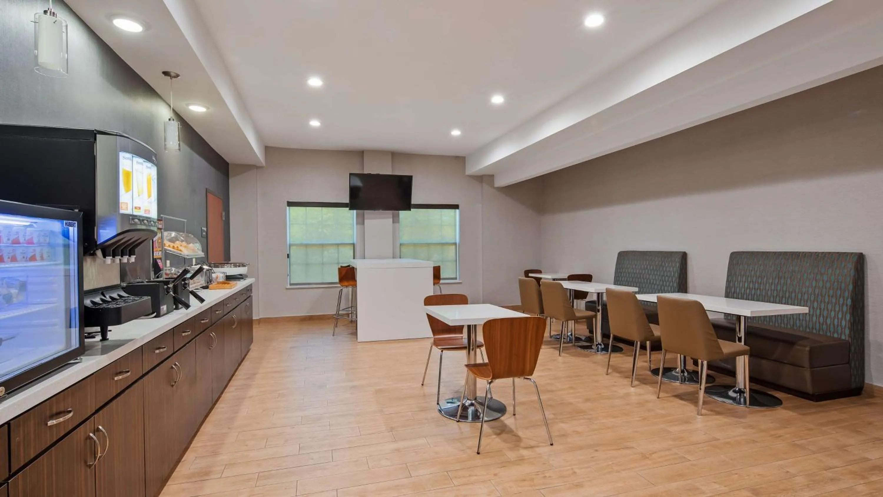 Restaurant/places to eat in Best Western Ingleside Inn & Suites