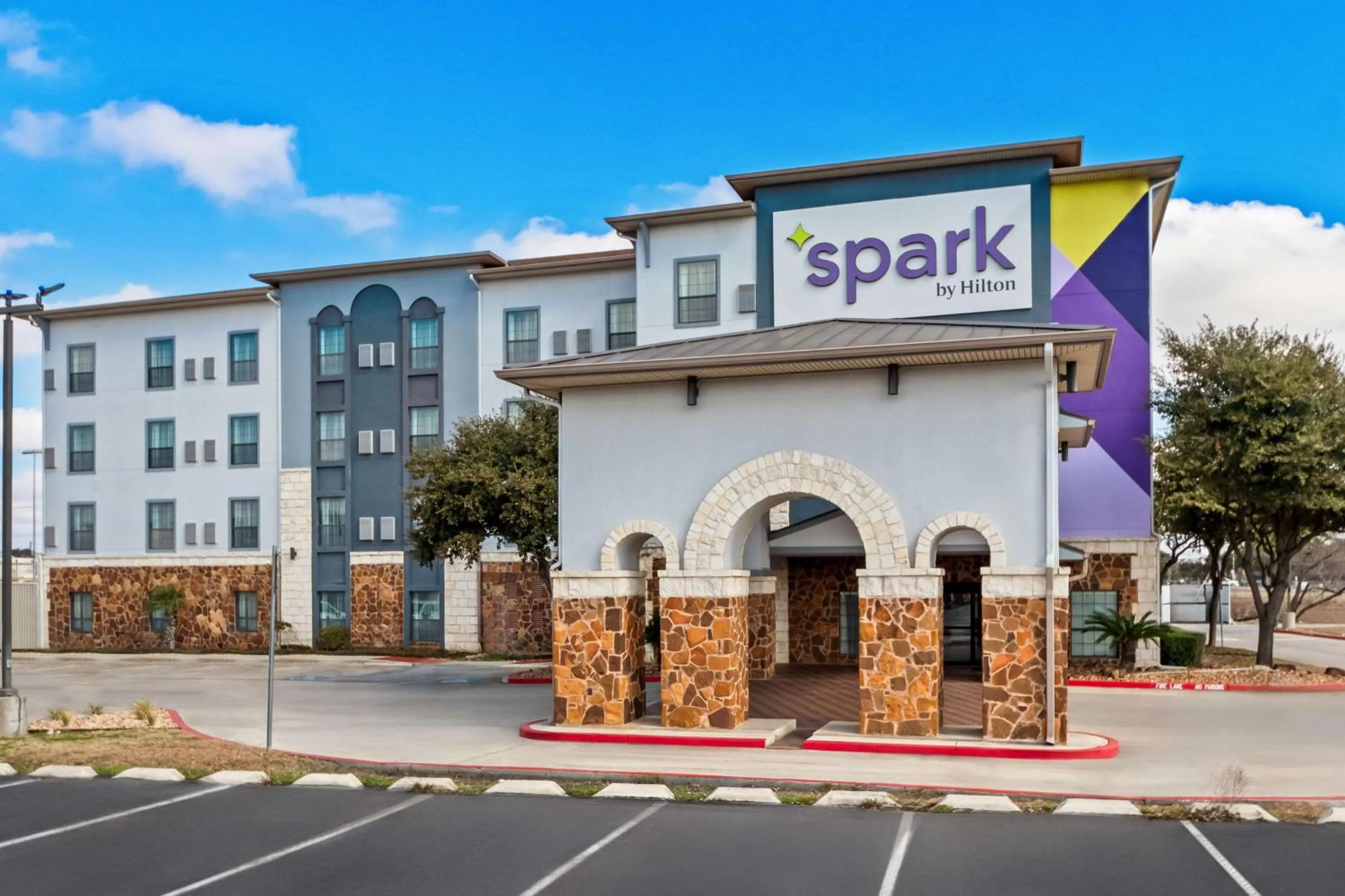 Property building in Spark By Hilton San Antonio Near Seaworld