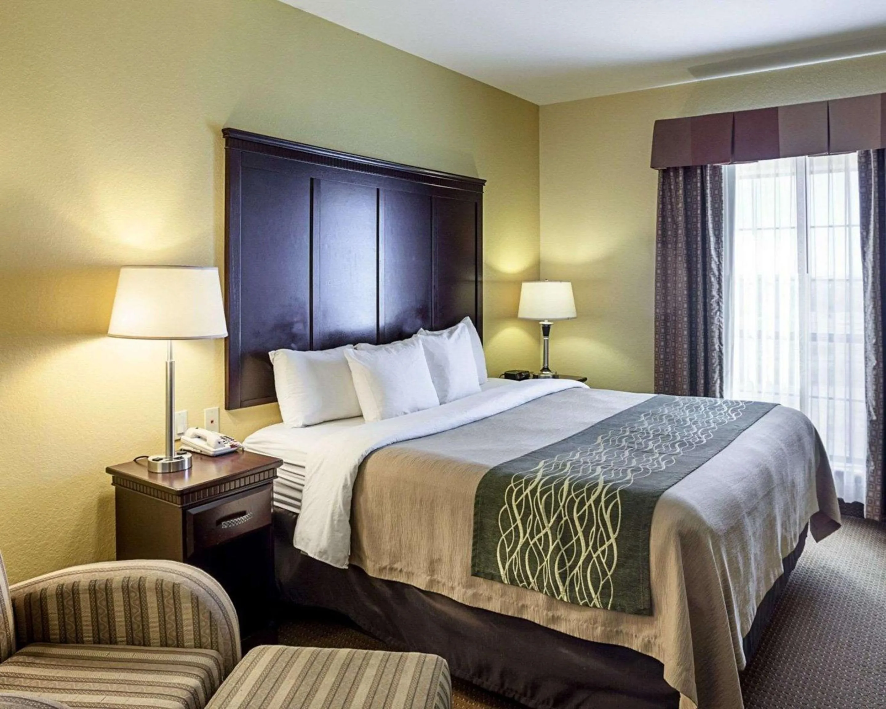 Photo of the whole room in Comfort Inn near Seaworld - Lackland AFB
