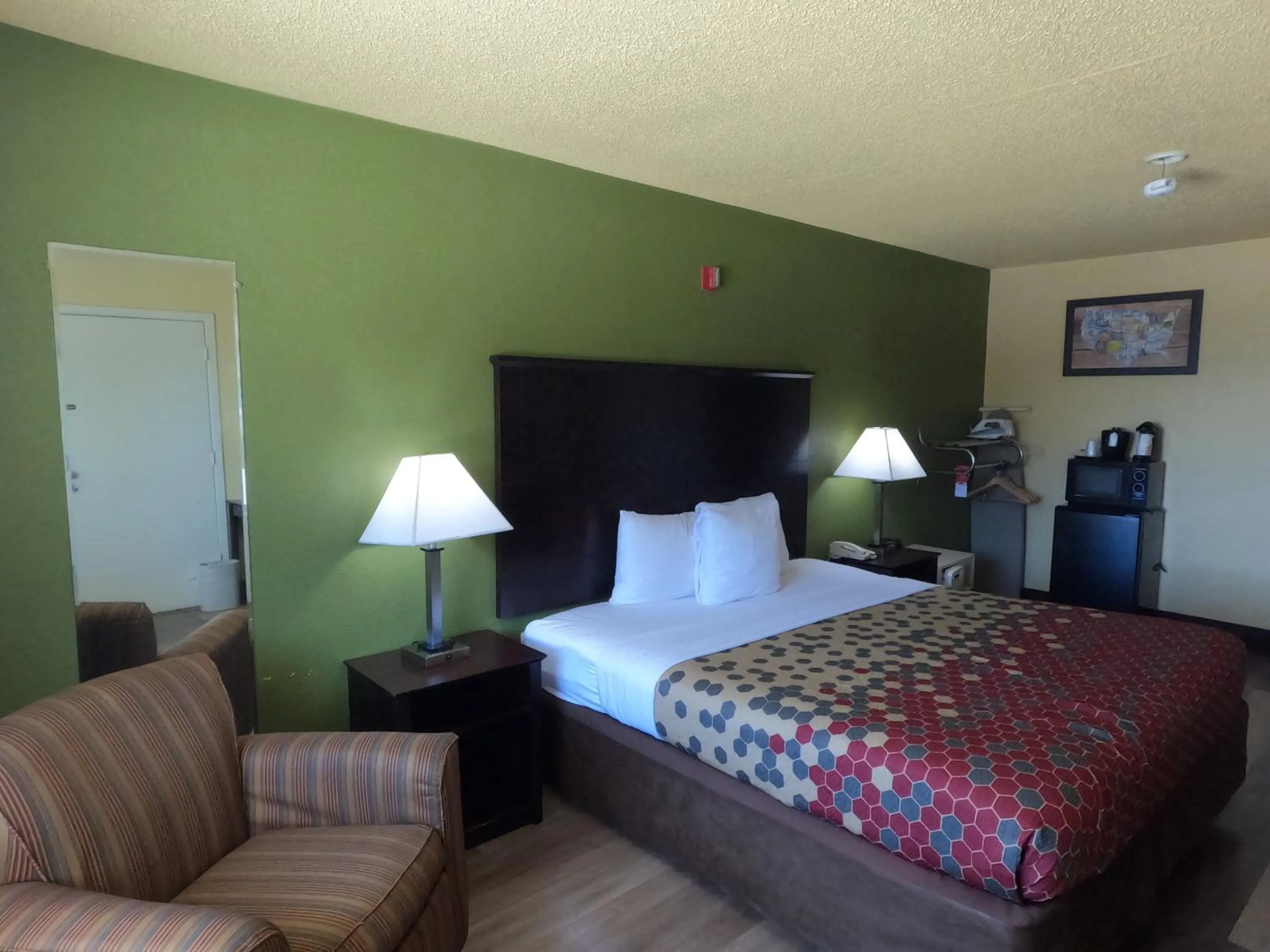 Bed in Econo Lodge Inn & Suites San Antonio near Frost Bank Center