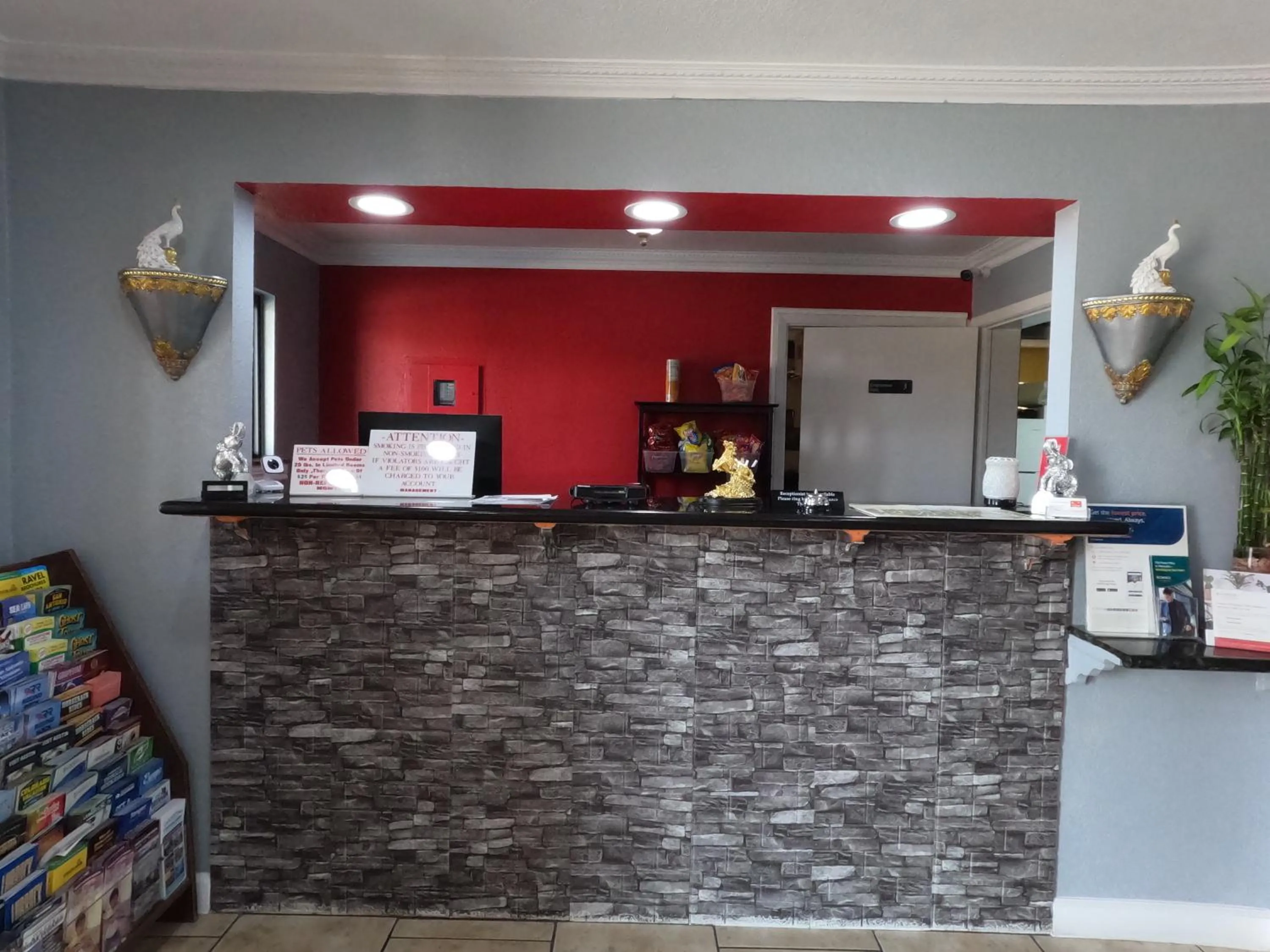 Lobby or reception in Econo Lodge Inn & Suites San Antonio near Frost Bank Center