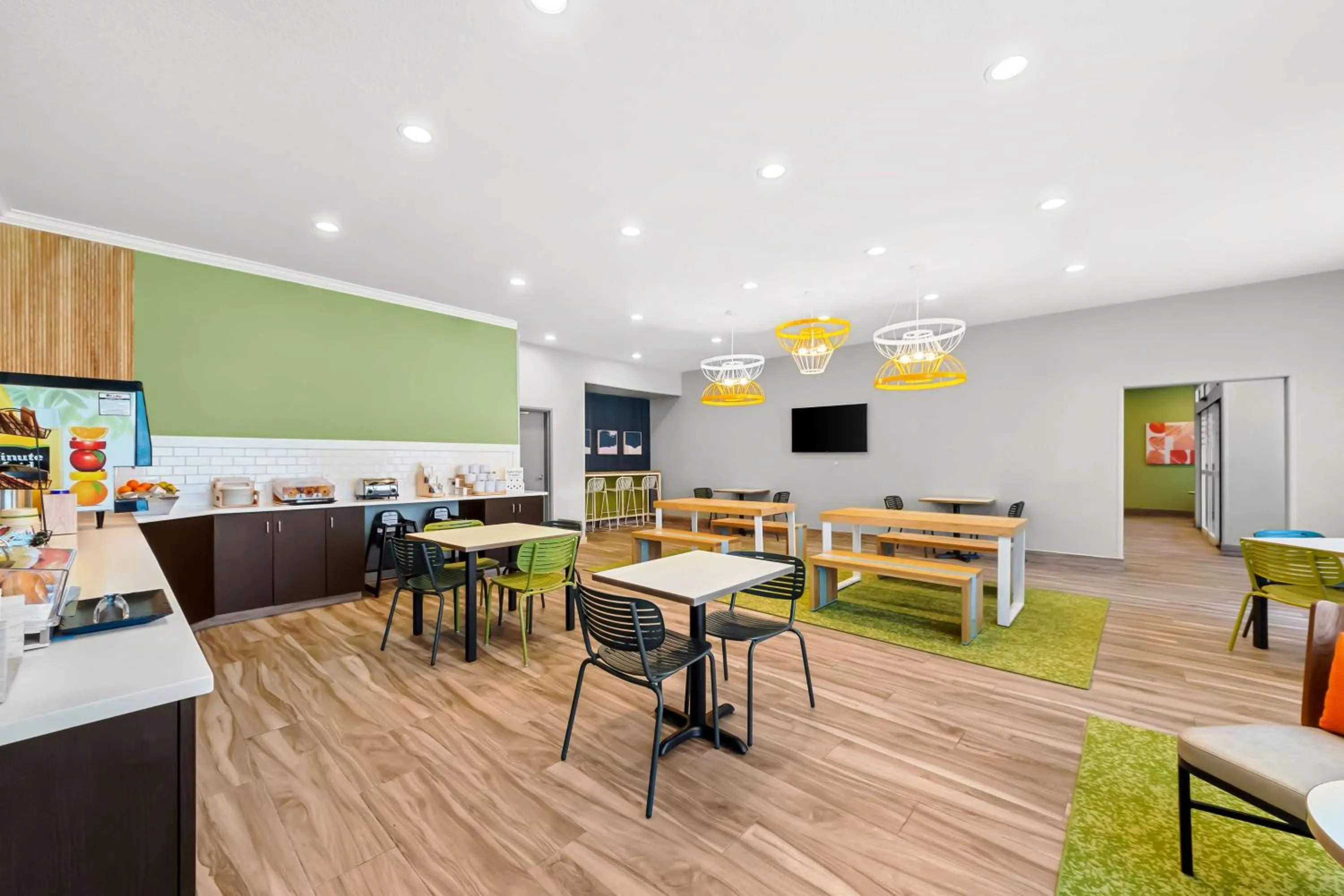 Breakfast in Spark by Hilton Selma