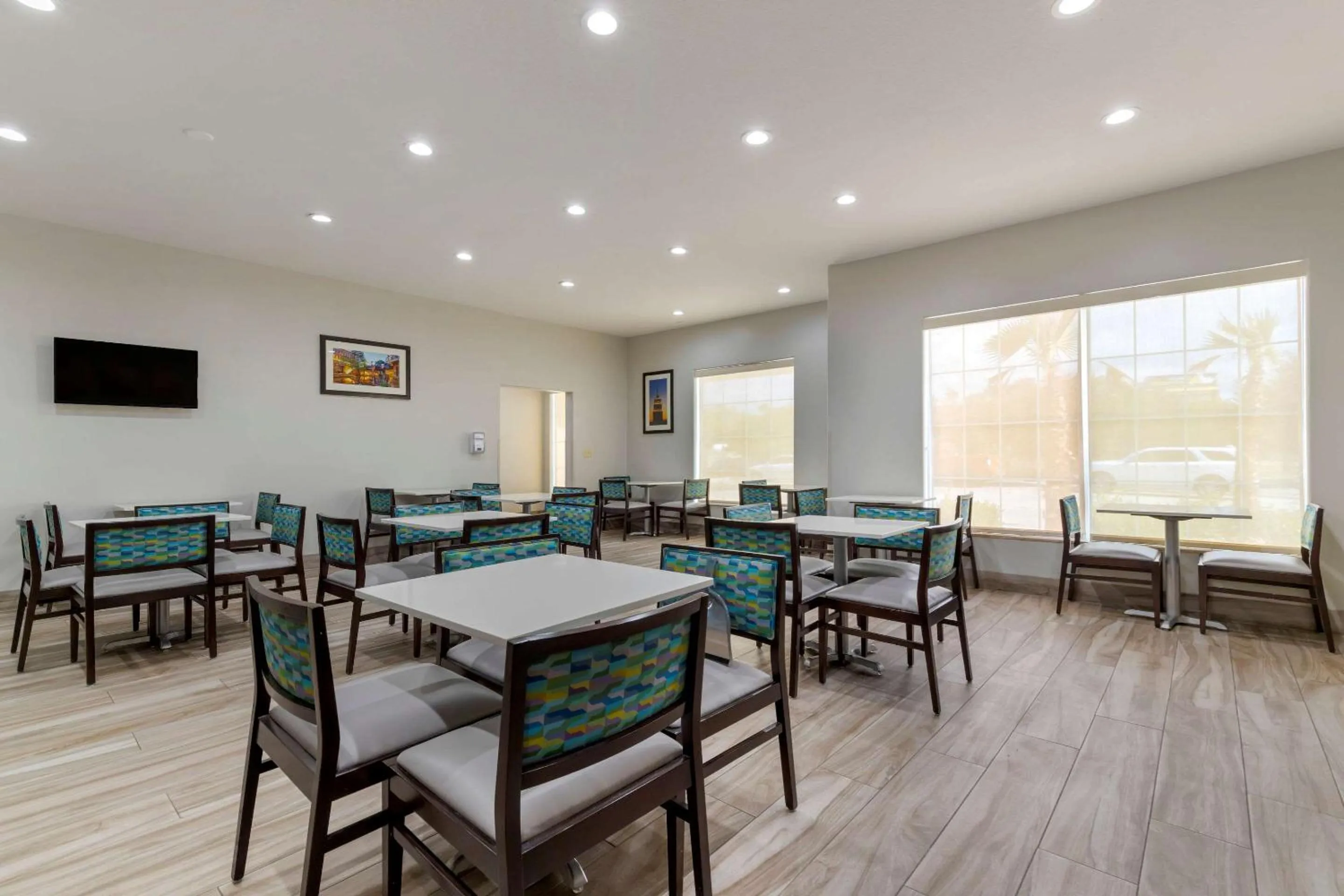 Restaurant/places to eat in Comfort Inn & Suites Selma near Randolph AFB