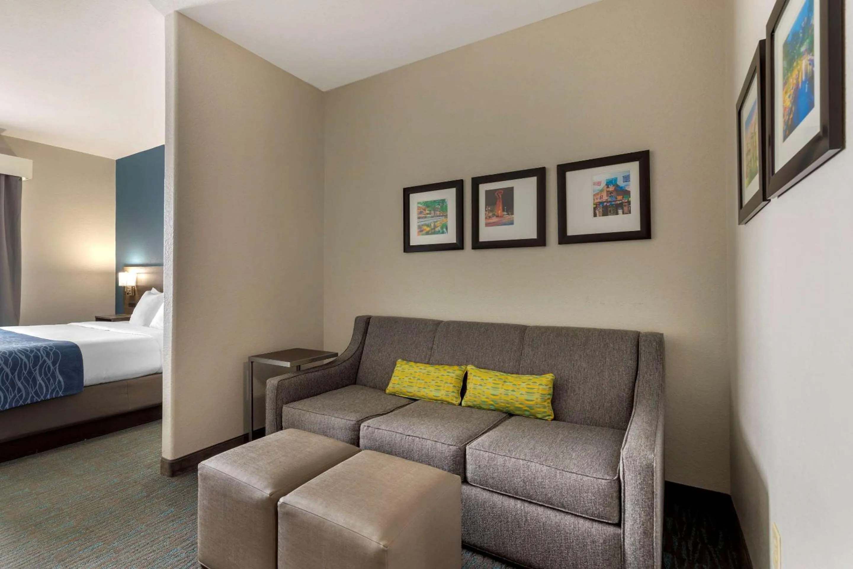 Photo of the whole room, Bed in Comfort Inn & Suites Selma near Randolph AFB