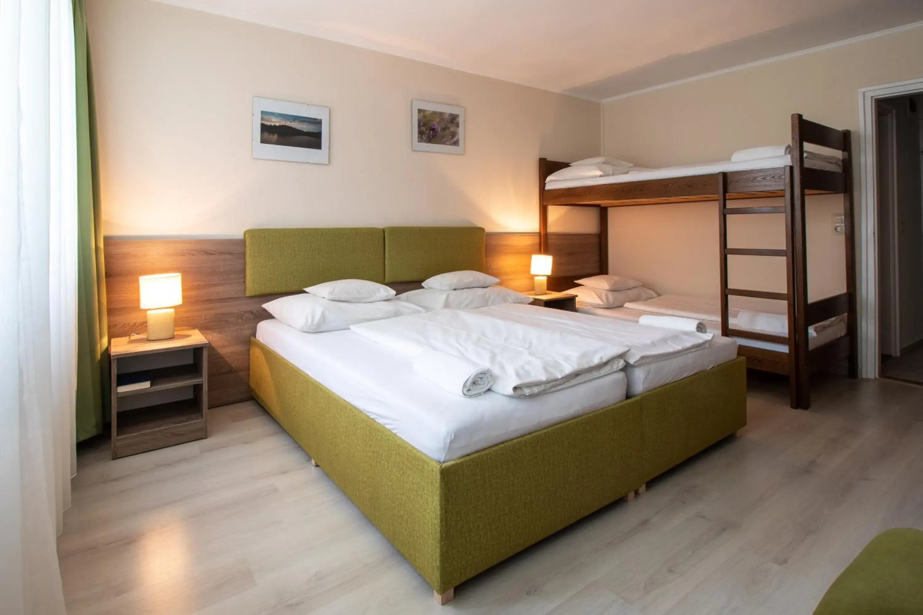 Triple Room in István Király Szálló Triple Room in István Király Szálló