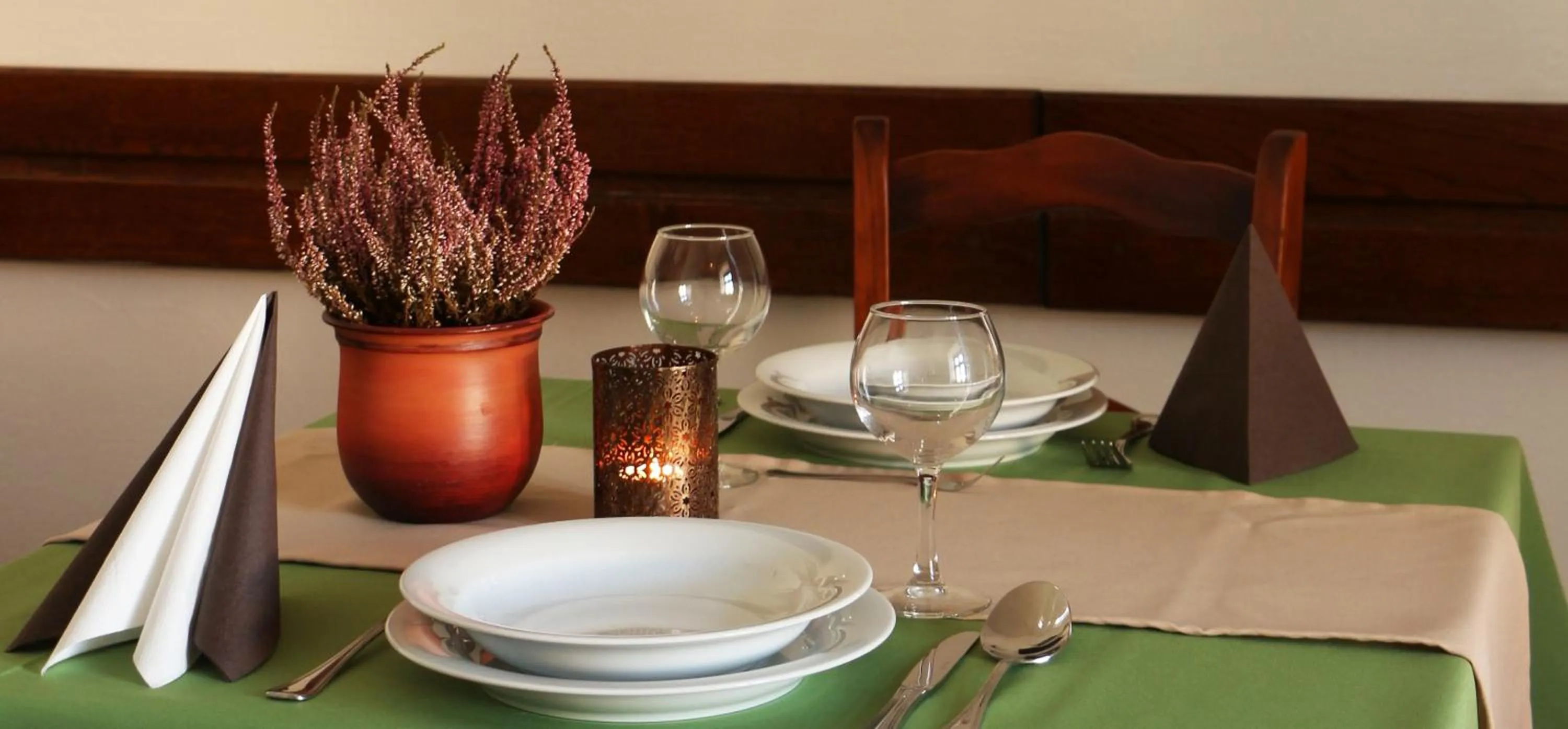 Restaurant/places to eat in István Király Szálló