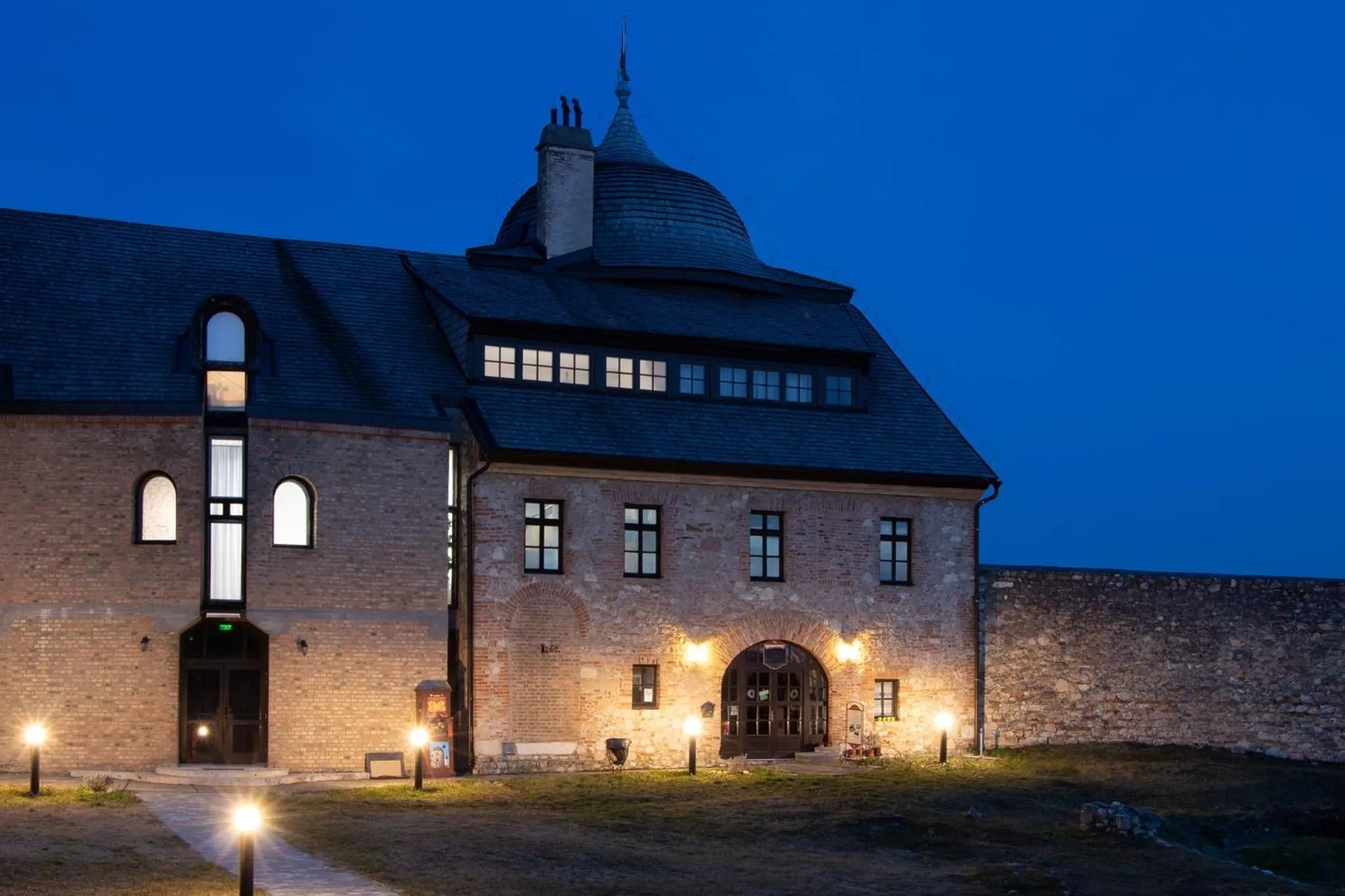 István Király Szálló