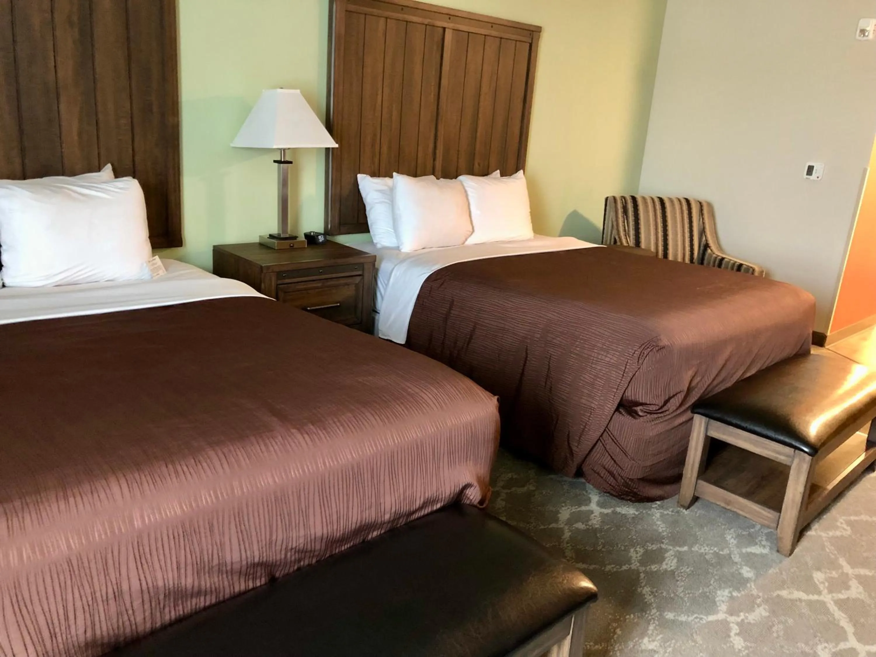 Bedroom, Bed in Aspen Suites Hotel Homer