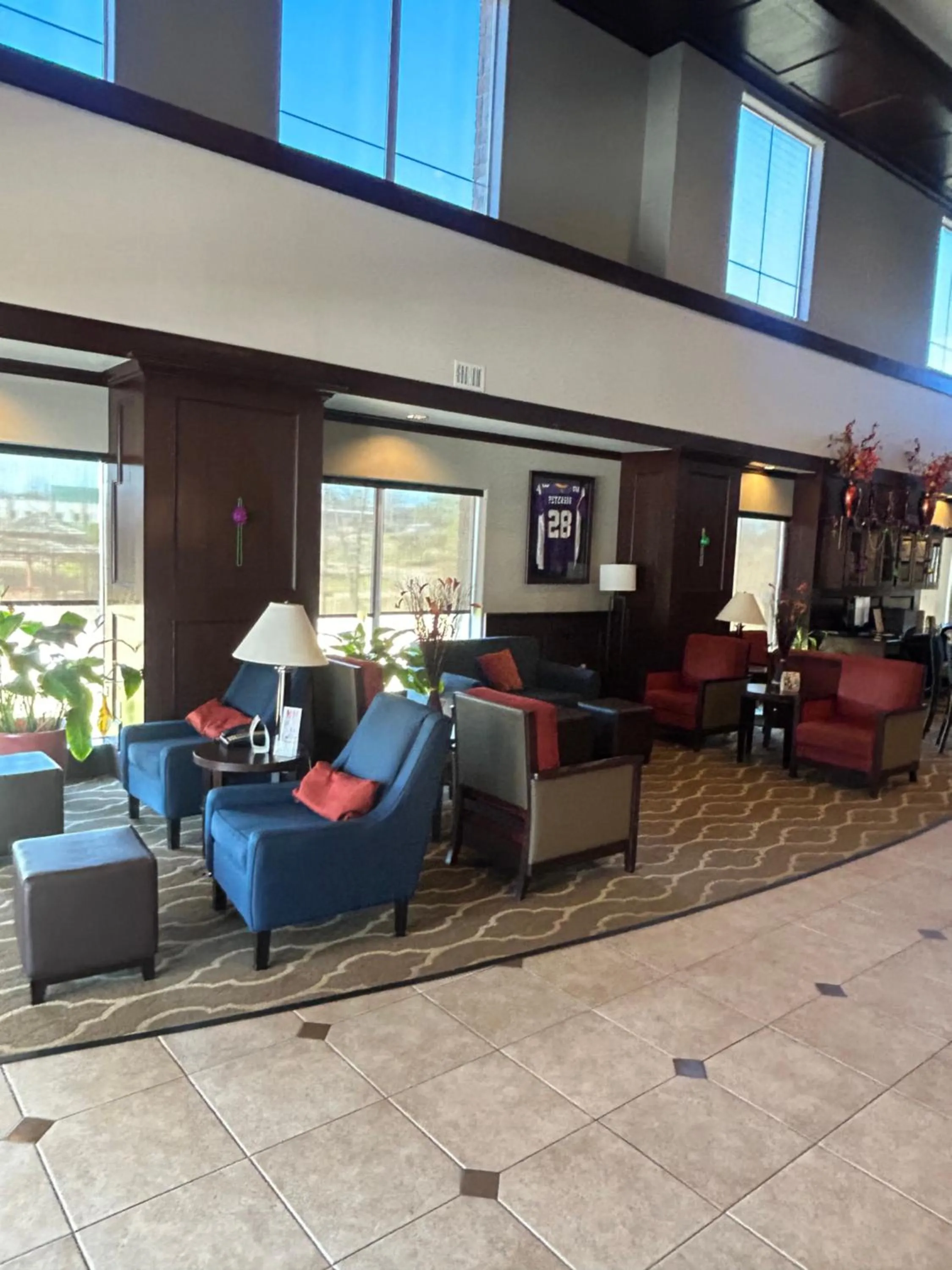 Lobby or reception in Comfort Suites Palestine