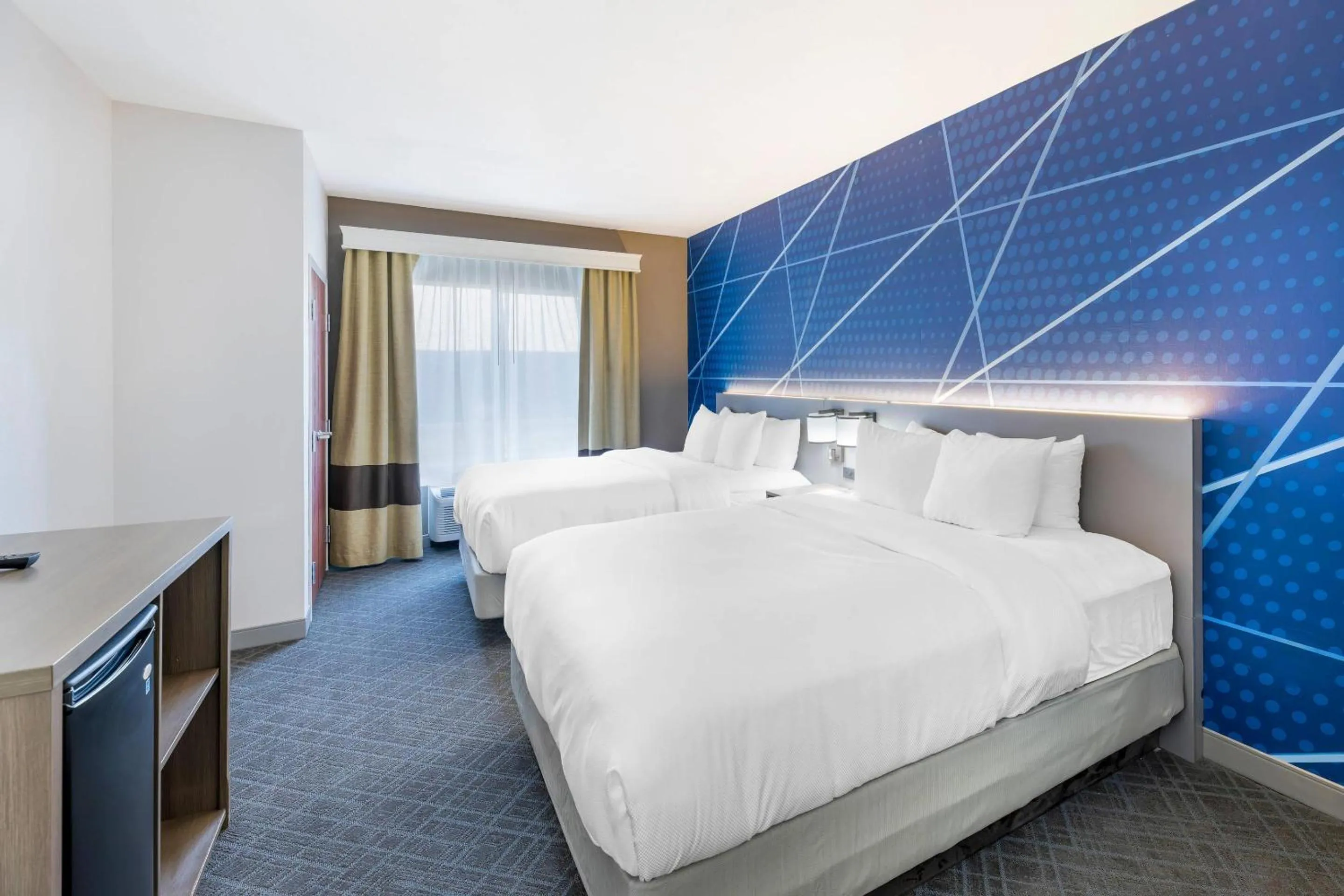 Bedroom, Bed in Comfort Suites Pecos