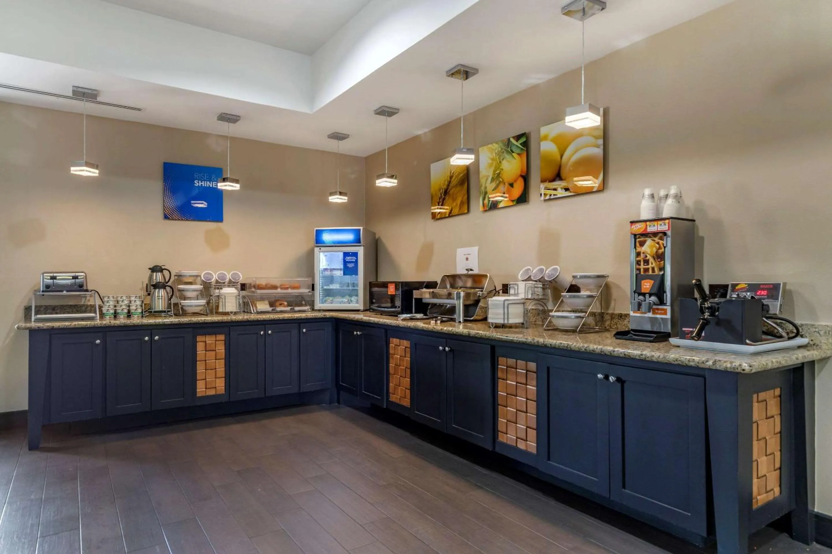 Restaurant/places to eat in Comfort Suites Buda - Austin South