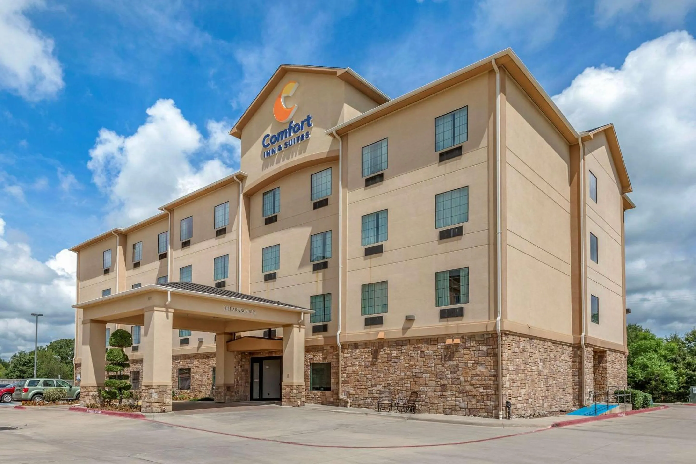 Property building in Comfort Inn & Suites Paris