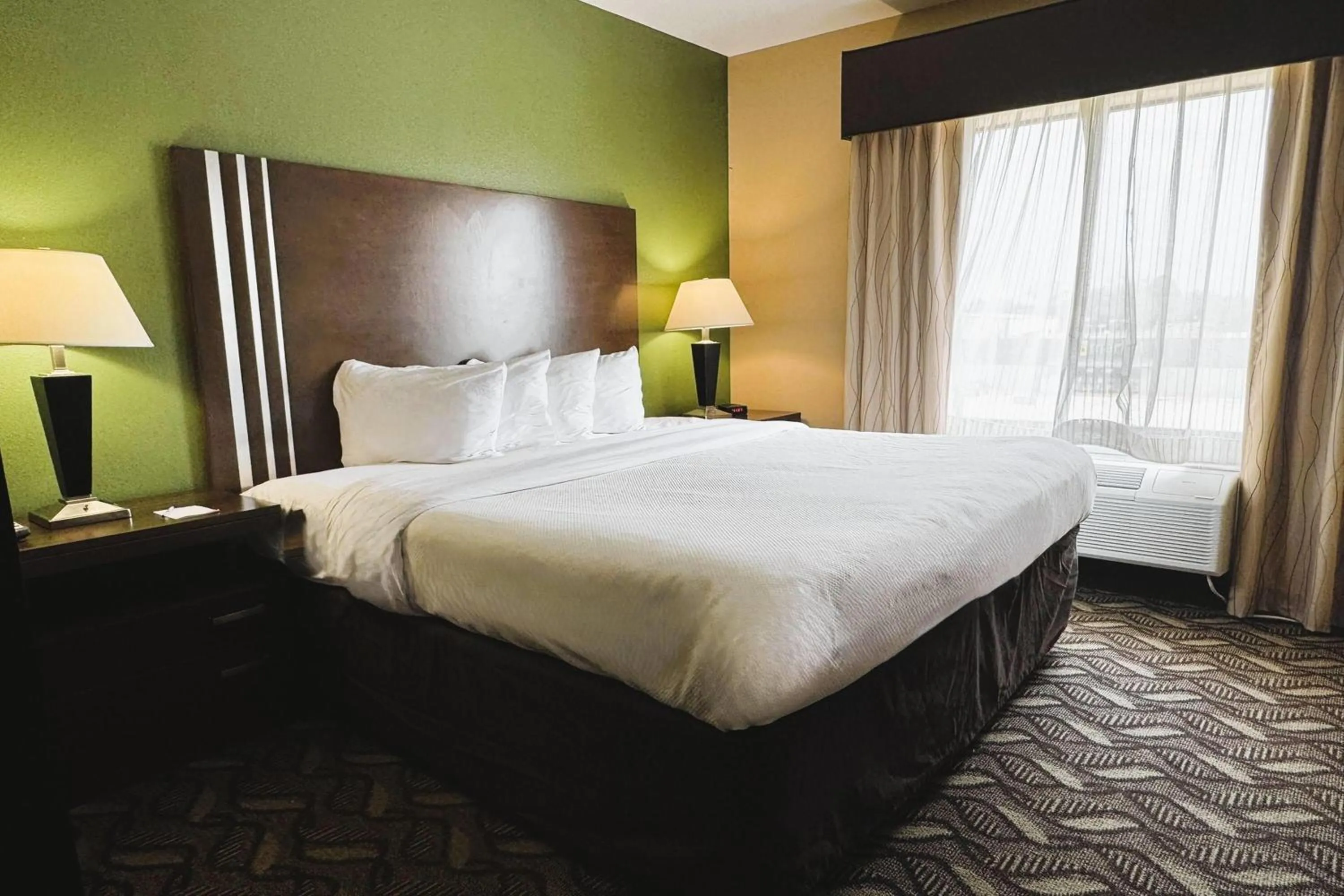 Photo of the whole room, Bed in Baymont by Wyndham Jewett