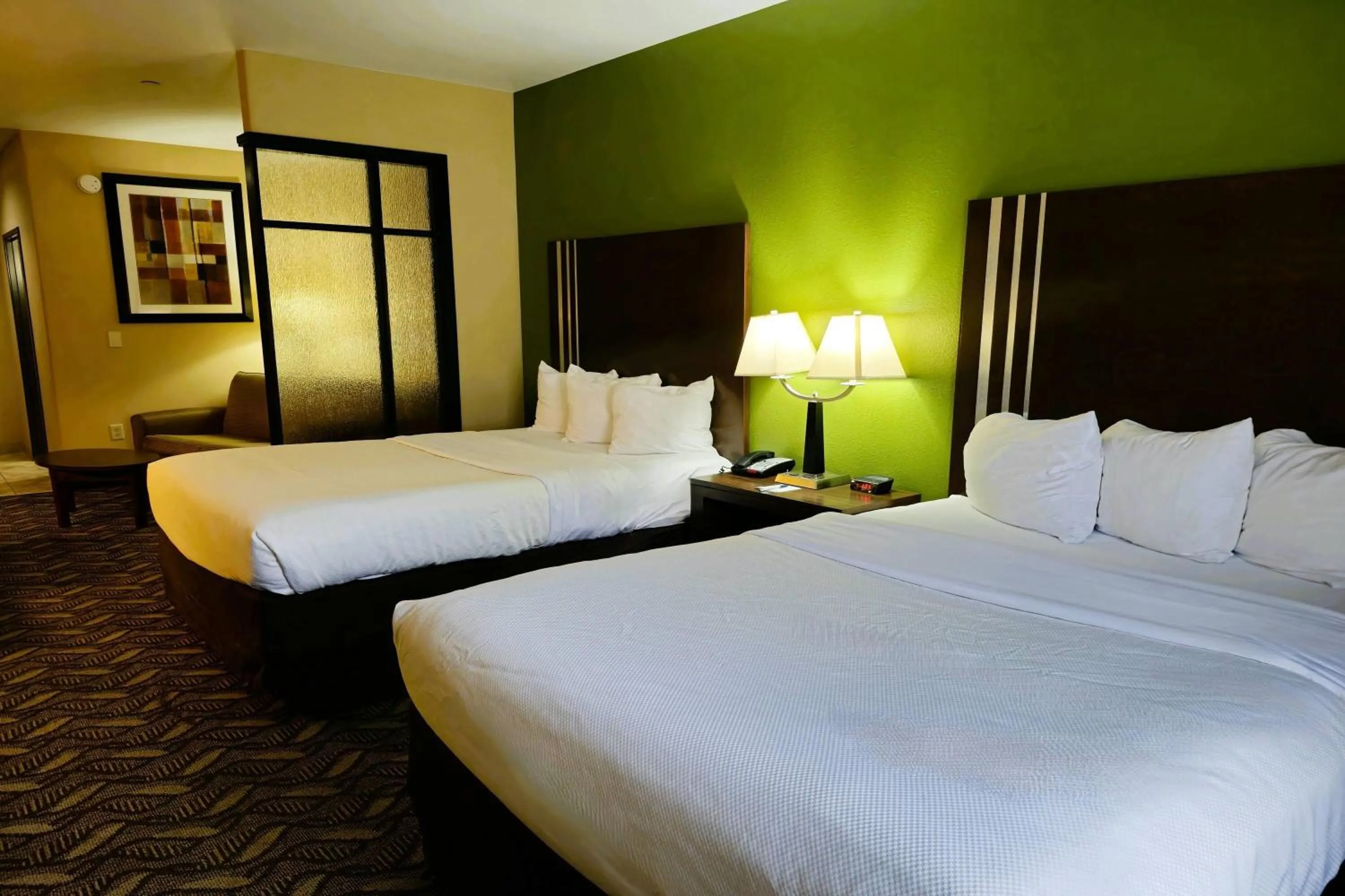 Photo of the whole room, Bed in Baymont by Wyndham Jewett