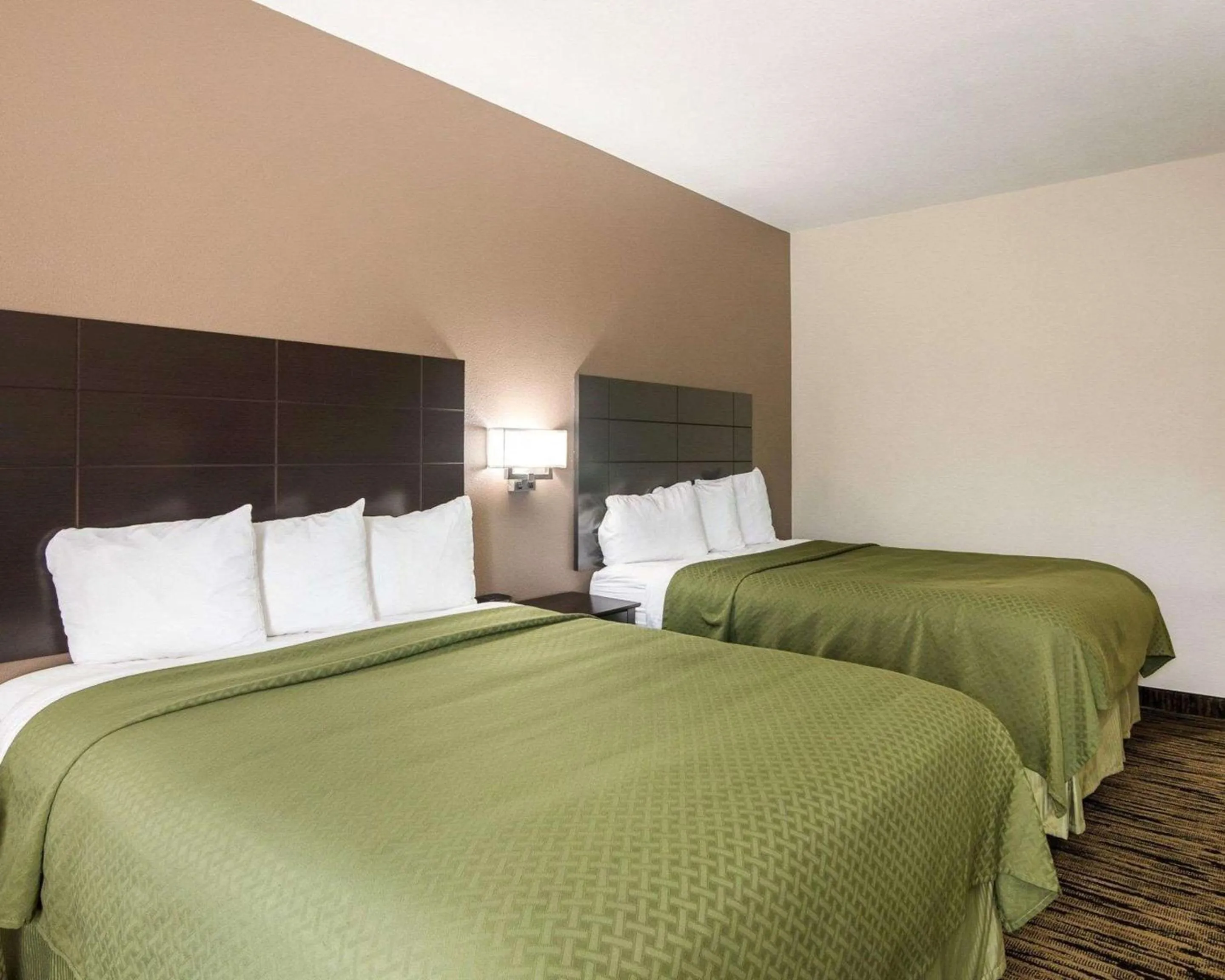 Photo of the whole room in Days Inn by Wyndham Fort Worth North / Fossil Creek
