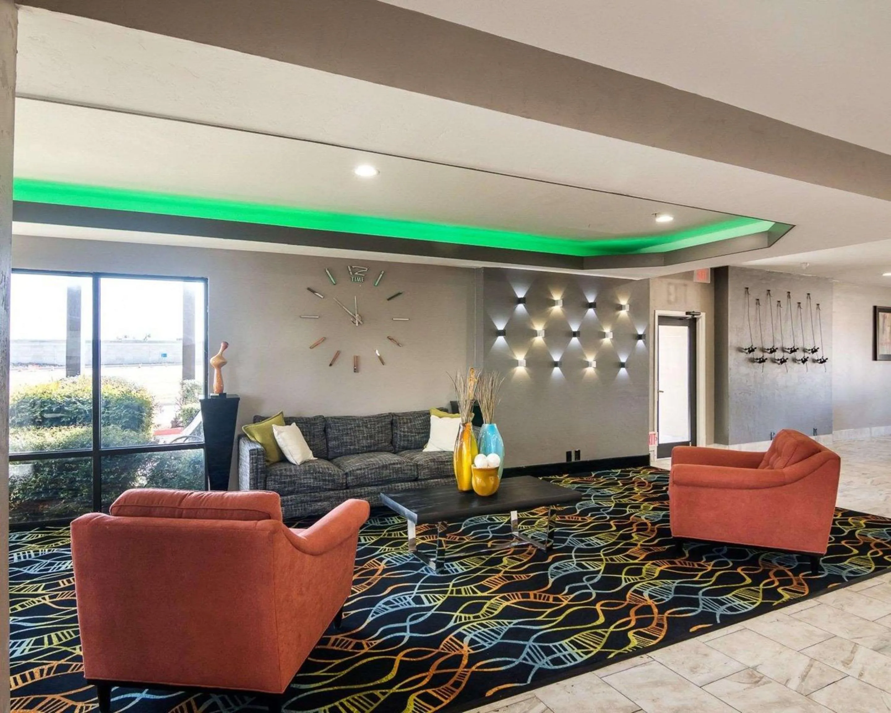 Lobby or reception in Days Inn by Wyndham Fort Worth North / Fossil Creek