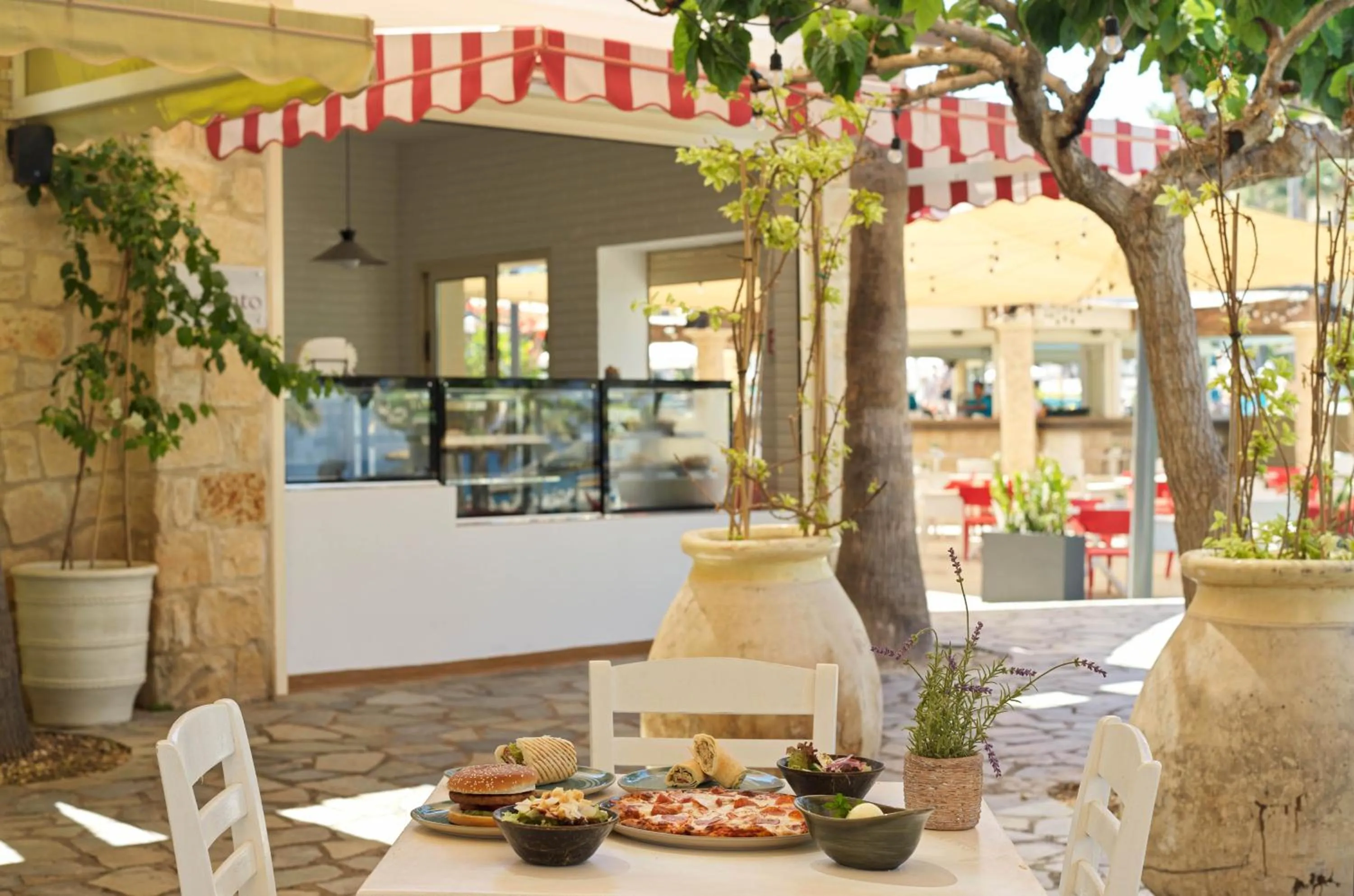 Restaurant/places to eat in St George Beach Hotel & Spa Resort