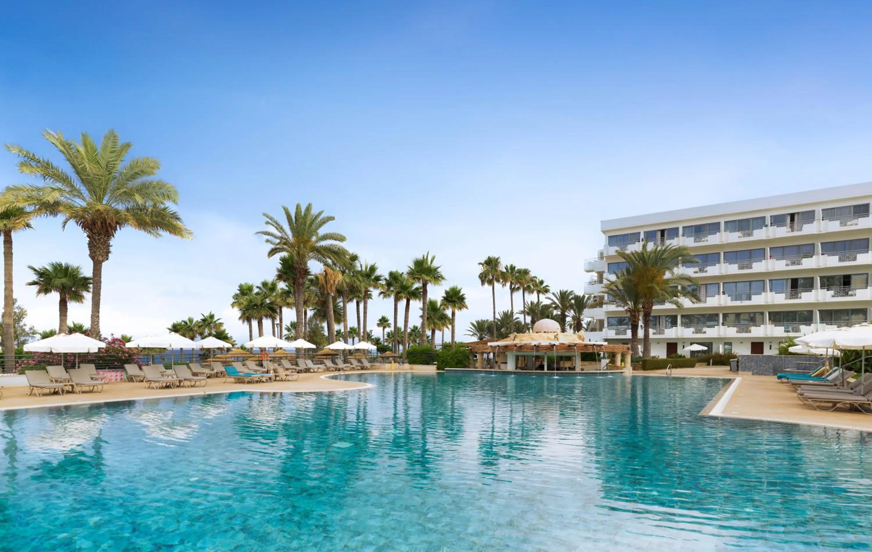 Swimming pool in St George Beach Hotel & Spa Resort