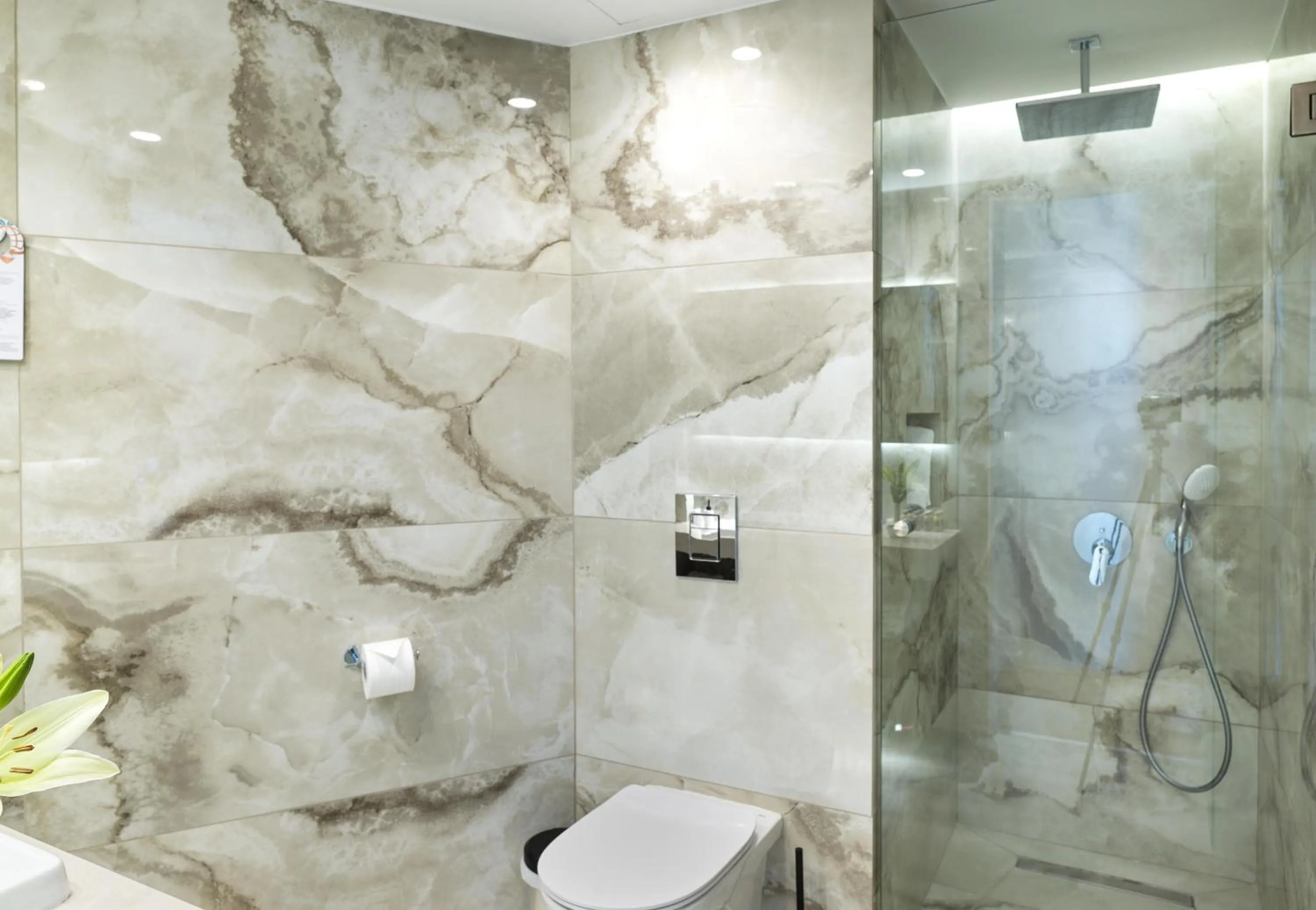 Bathroom in St George Beach Hotel & Spa Resort