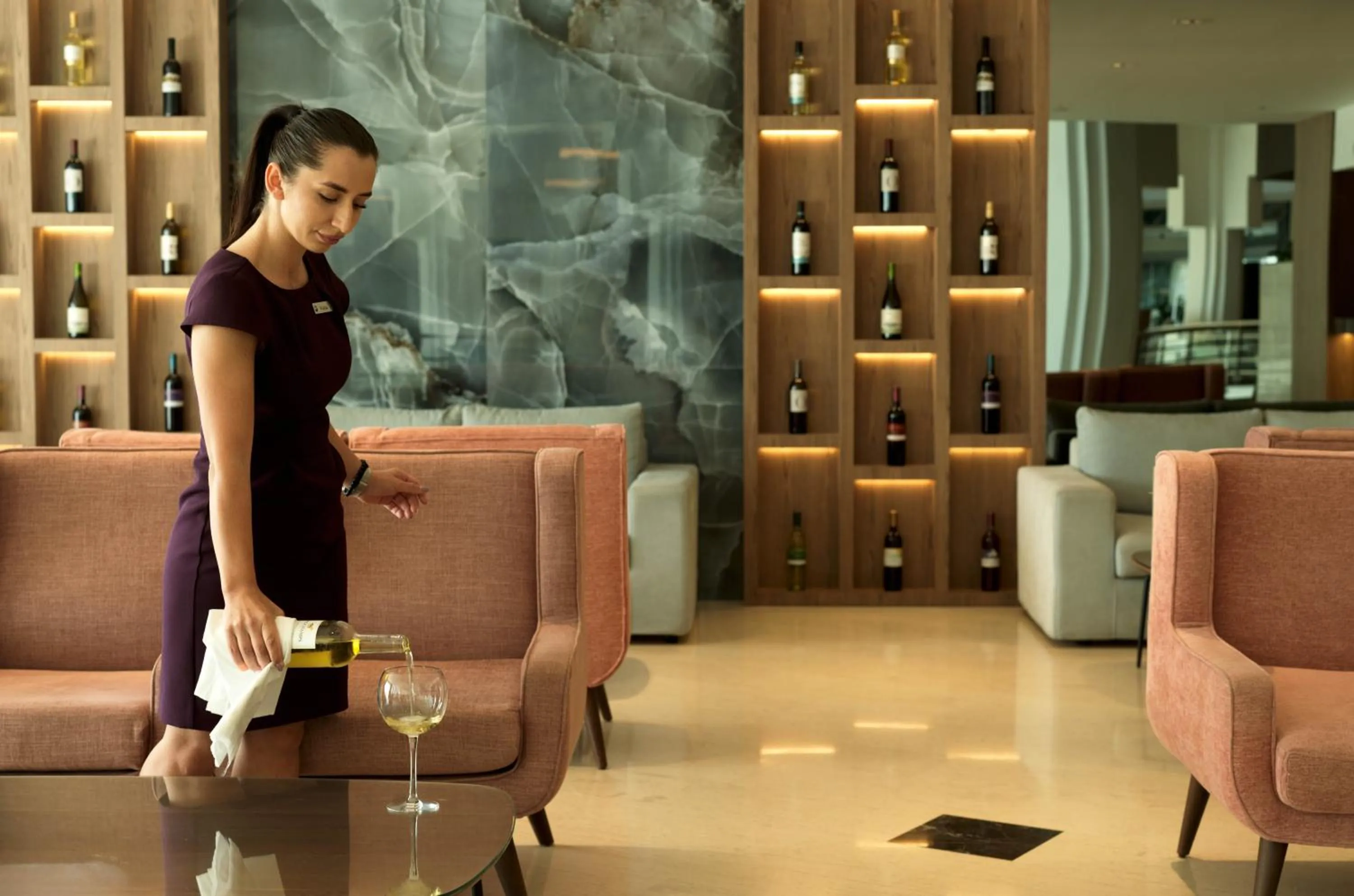 Lounge or bar in St George Beach Hotel & Spa Resort