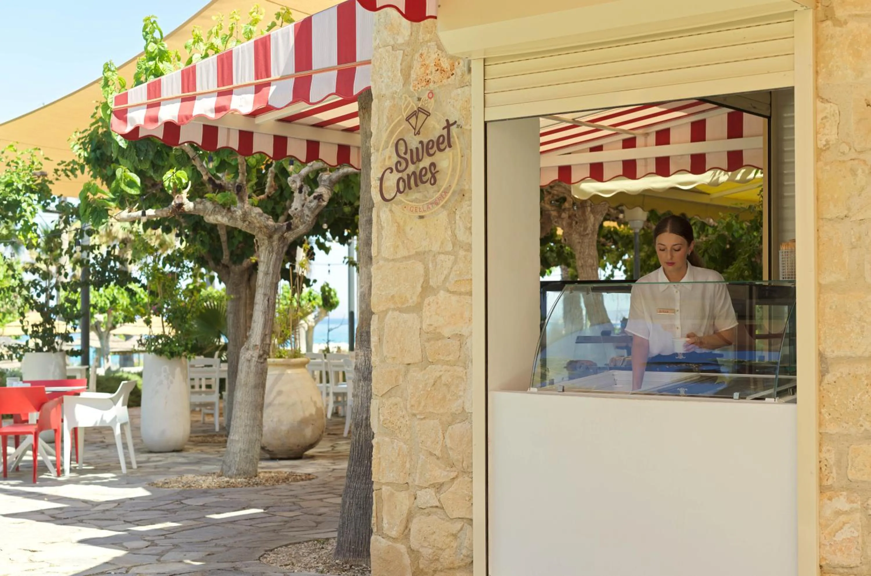 Restaurant/places to eat in St George Beach Hotel & Spa Resort