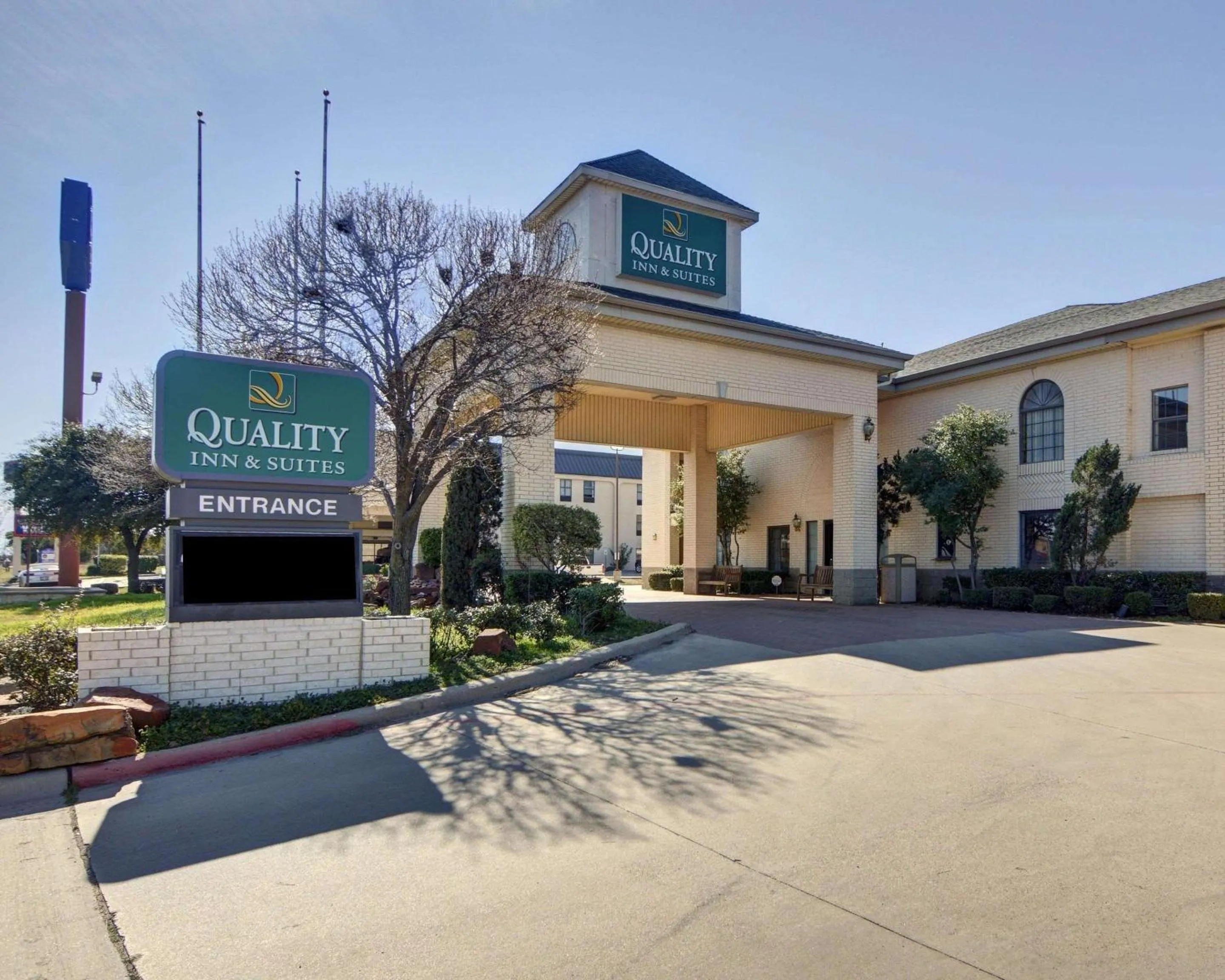 Property building in Quality Inn & Suites Weatherford