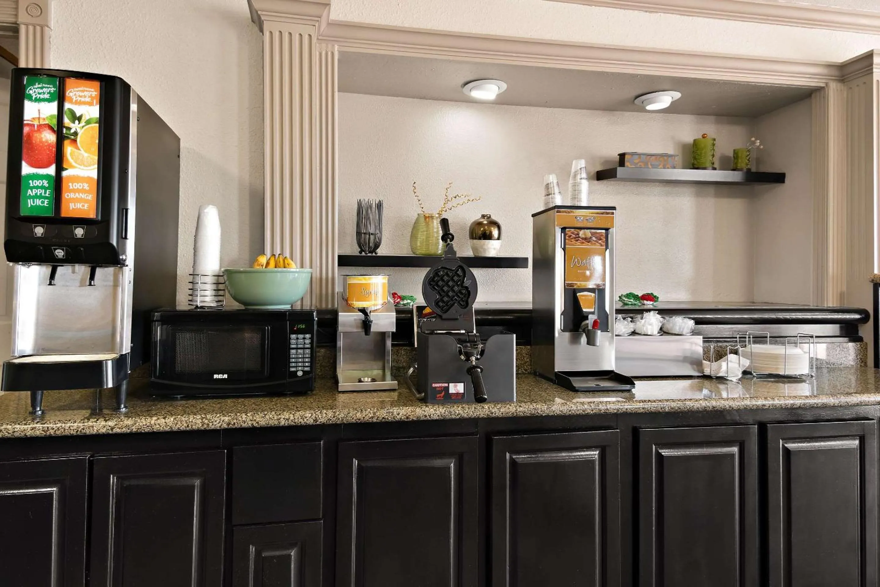 Breakfast in Quality Inn & Suites Weatherford