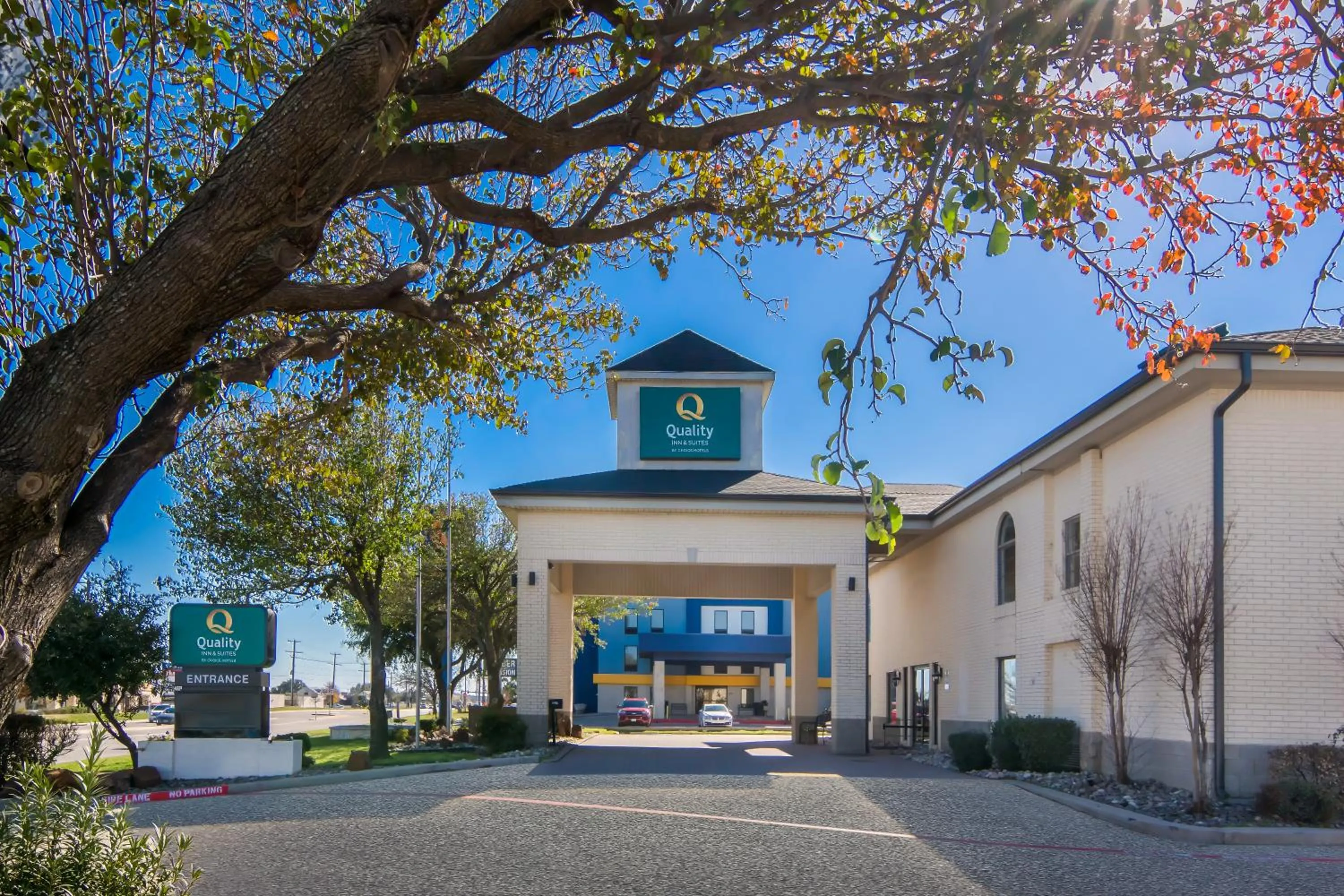 Property building in Quality Inn & Suites Weatherford