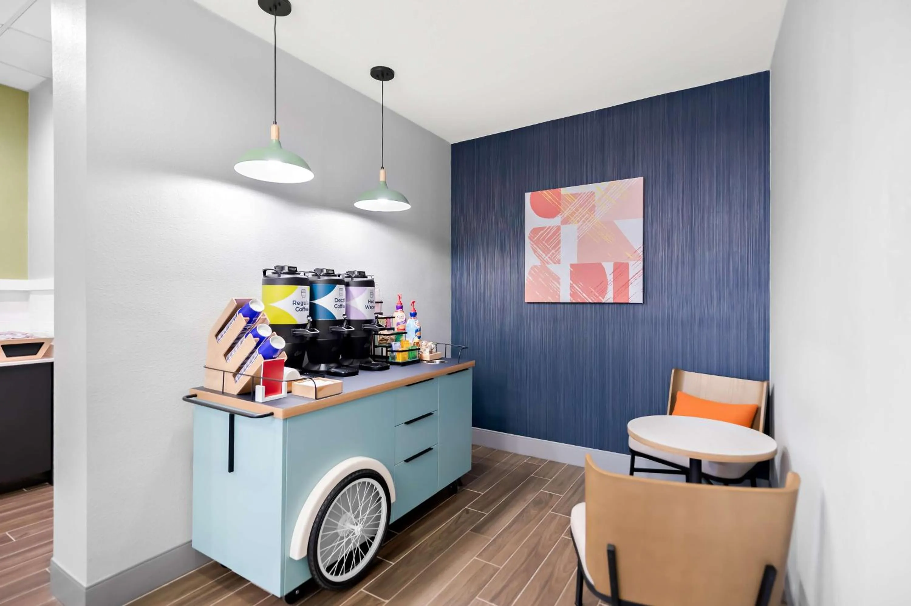 Dining area in Spark By Hilton Longview