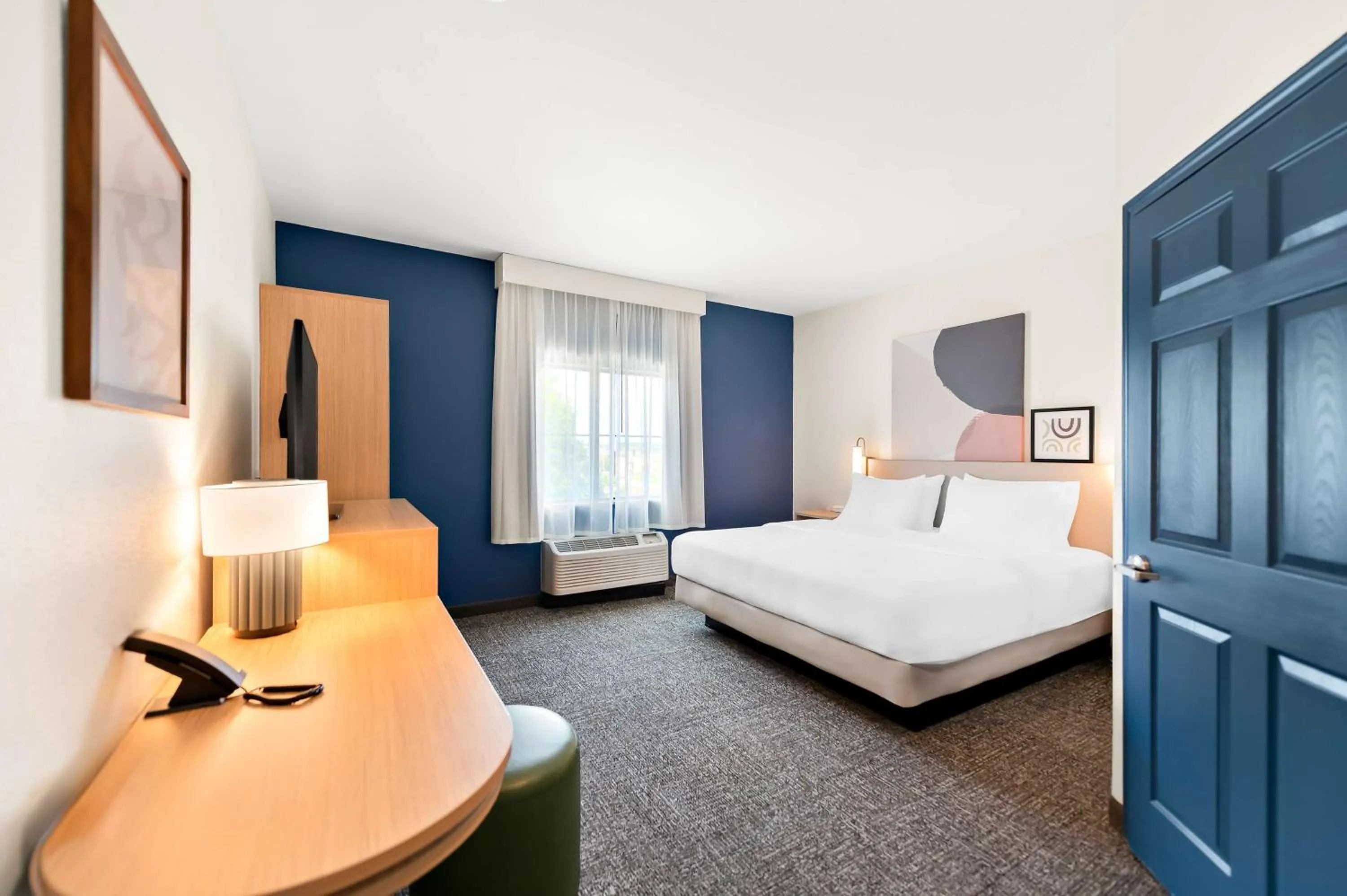 Bedroom, Bed in Spark By Hilton Longview