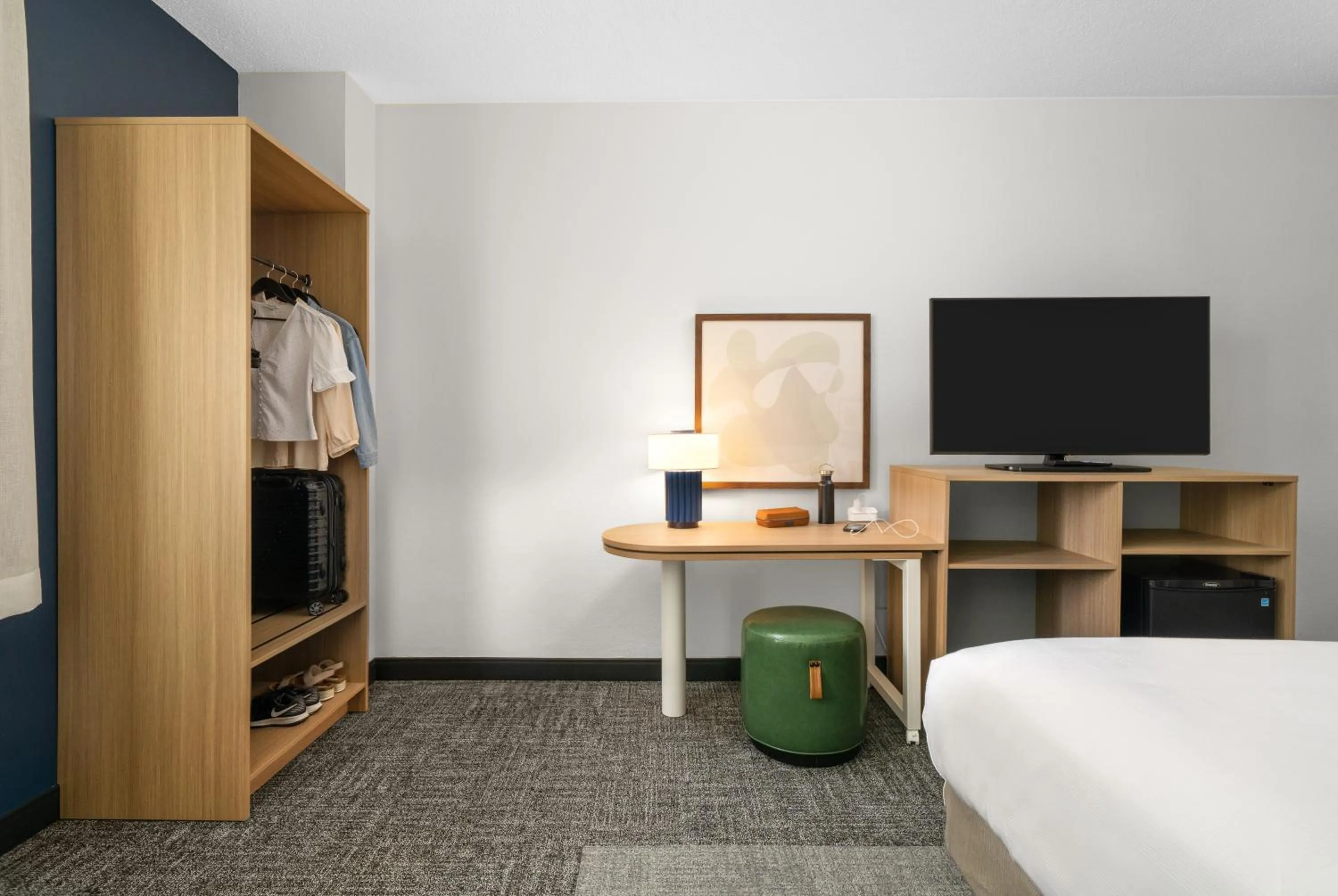 TV and multimedia, Bed in Spark By Hilton Longview