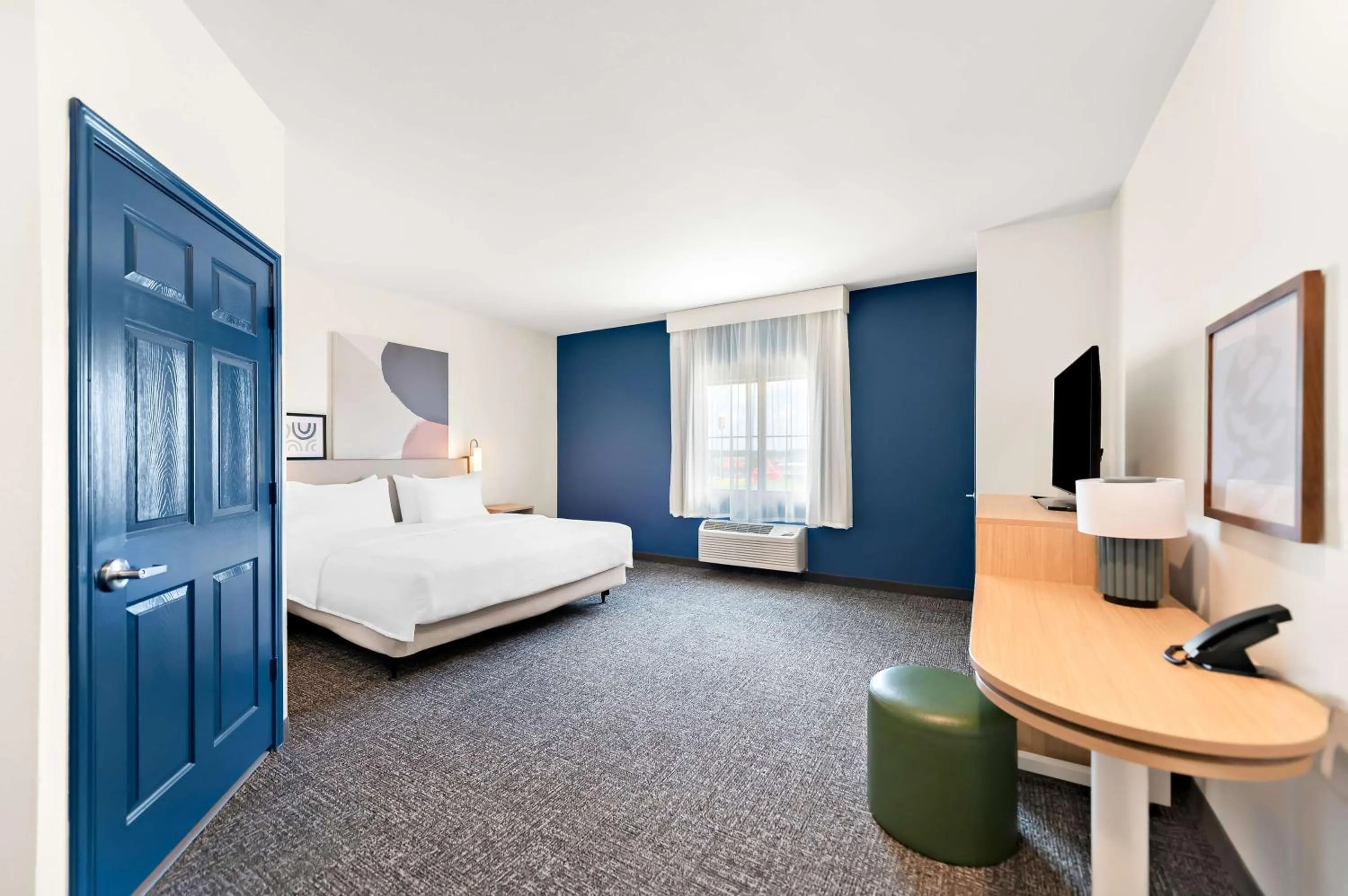 Bedroom, Bed in Spark By Hilton Longview