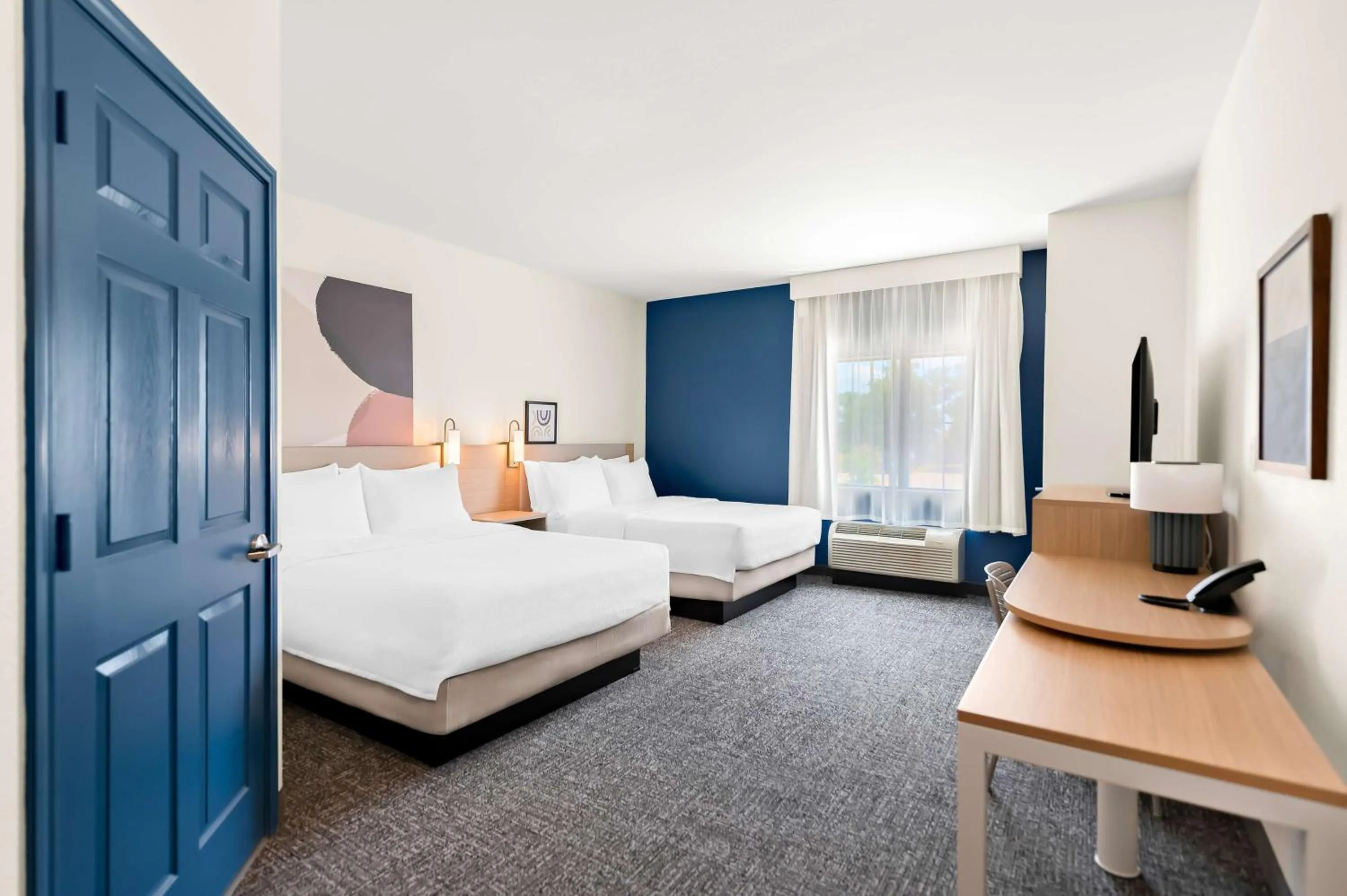 Bedroom, Bed in Spark By Hilton Longview