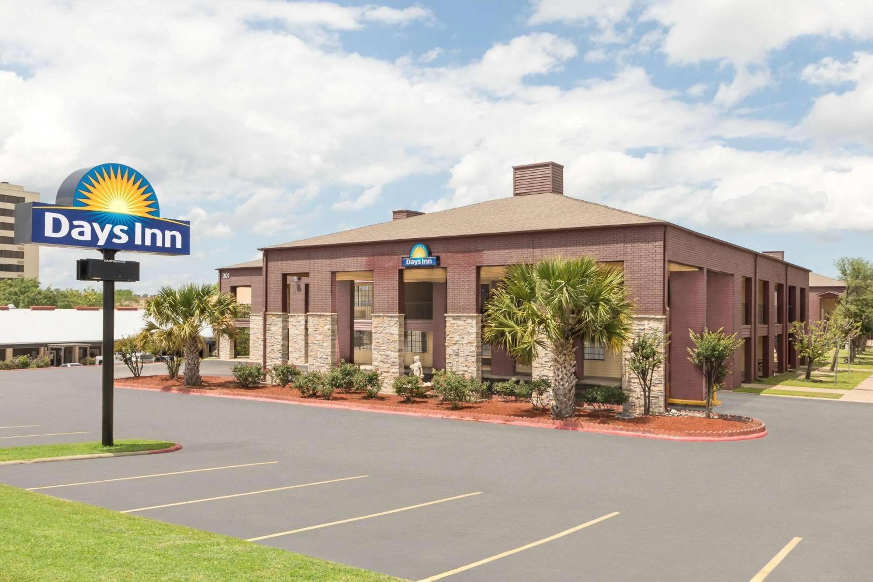 Property building in Days Inn by Wyndham College Station University Drive